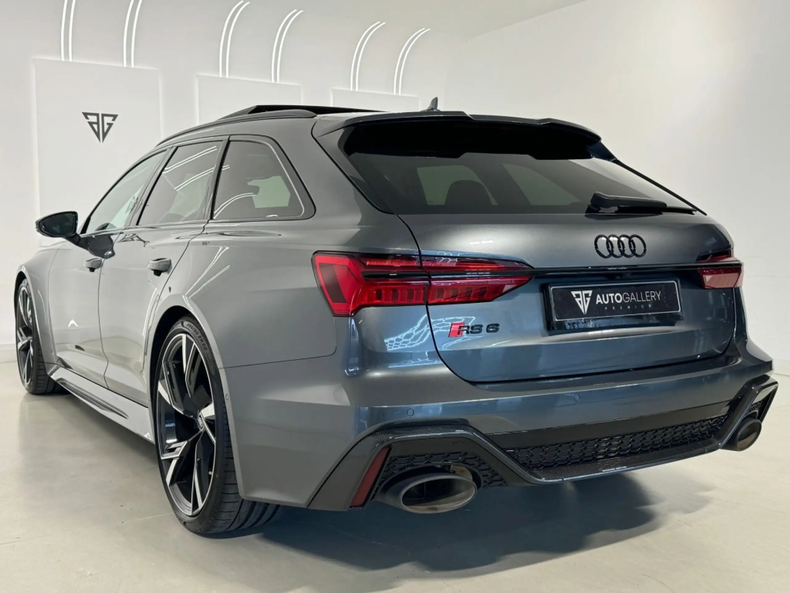 Audi - RS6