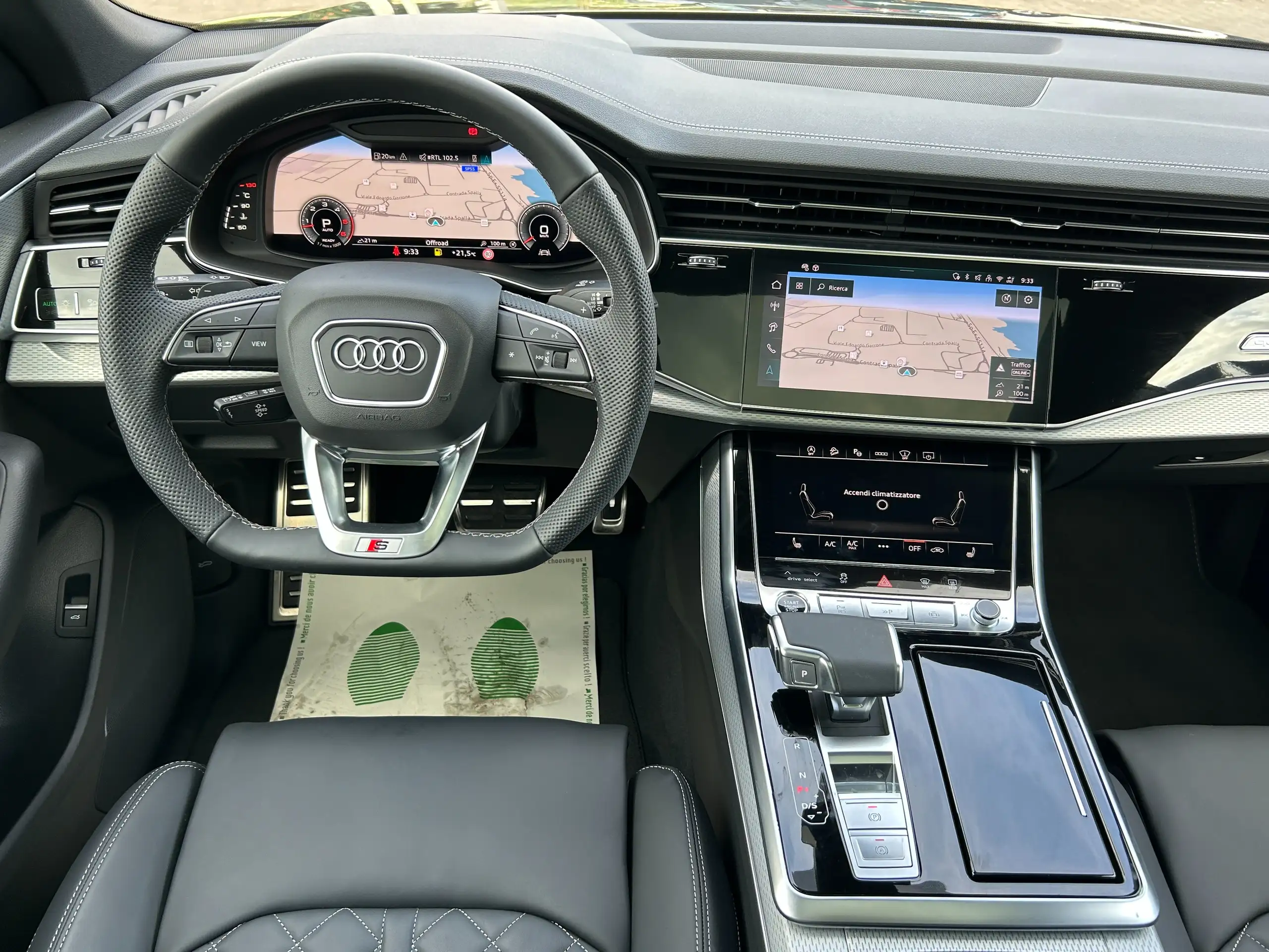 Audi - Q8