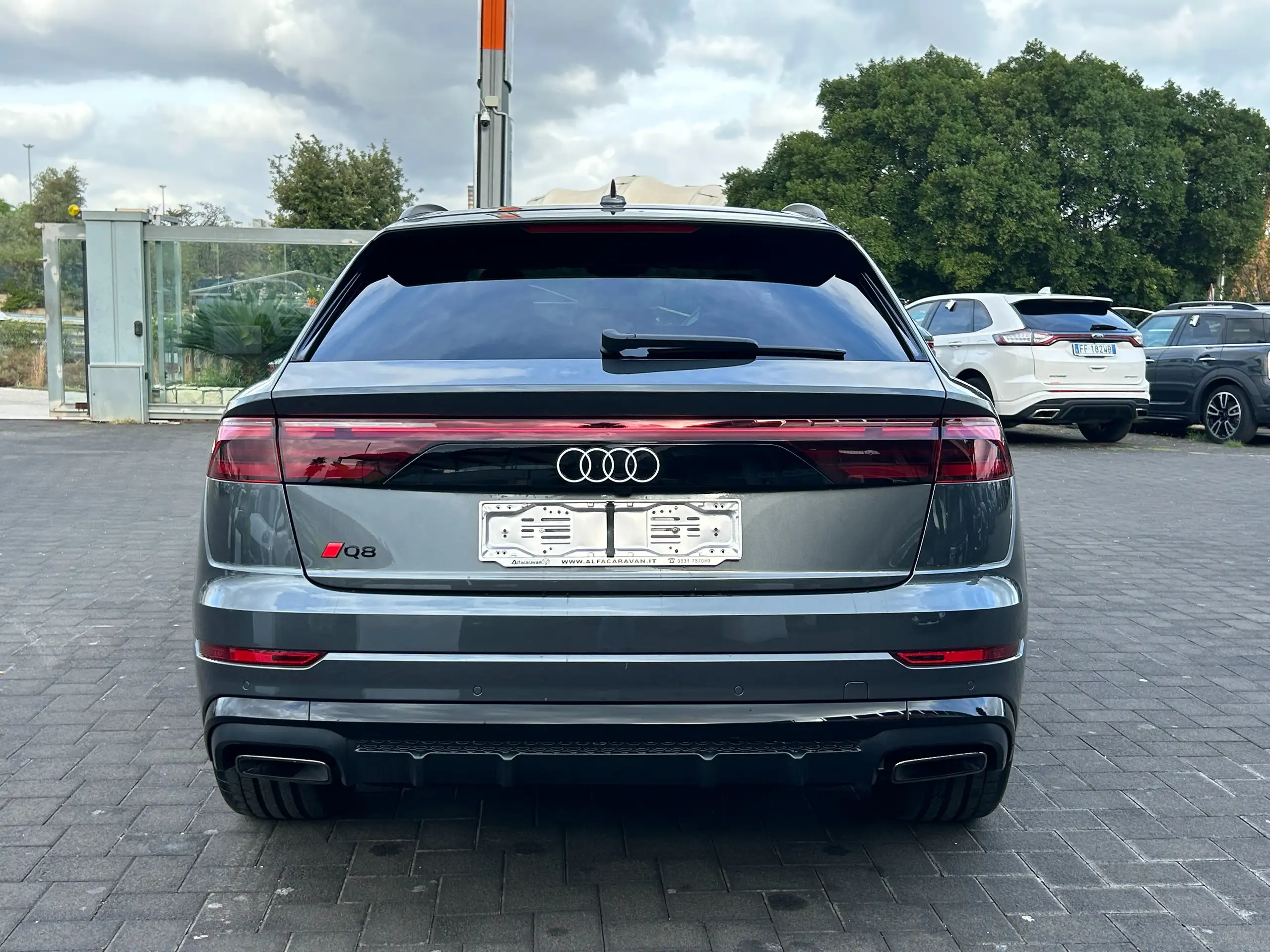 Audi - Q8