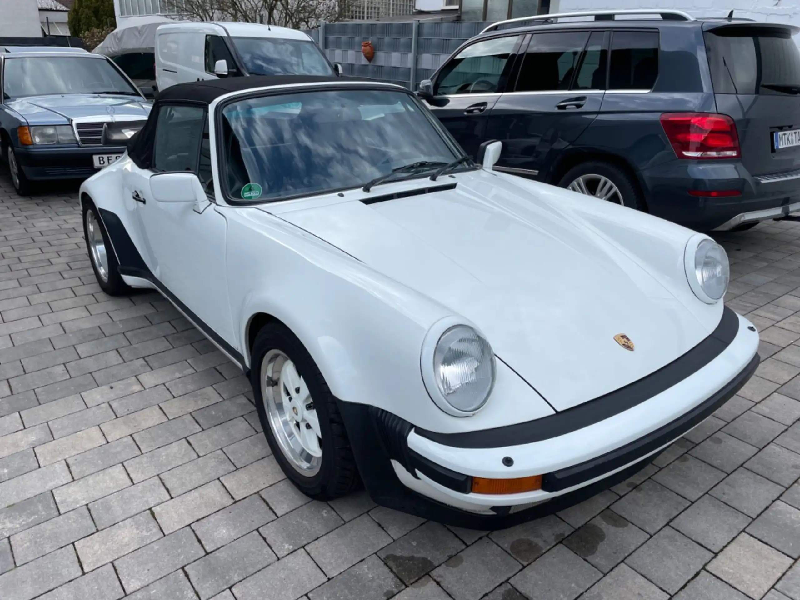 Porsche - 930