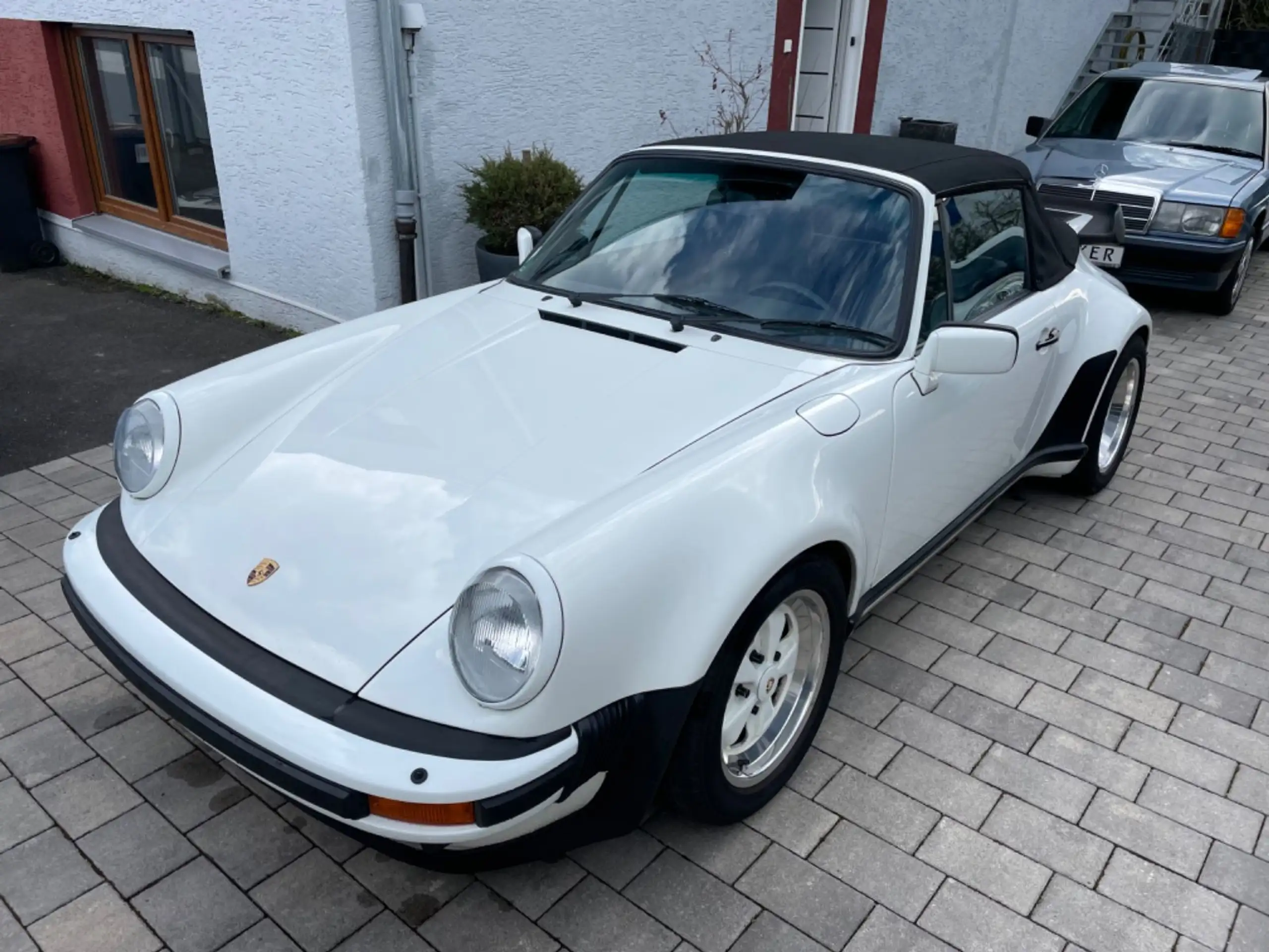 Porsche - 930