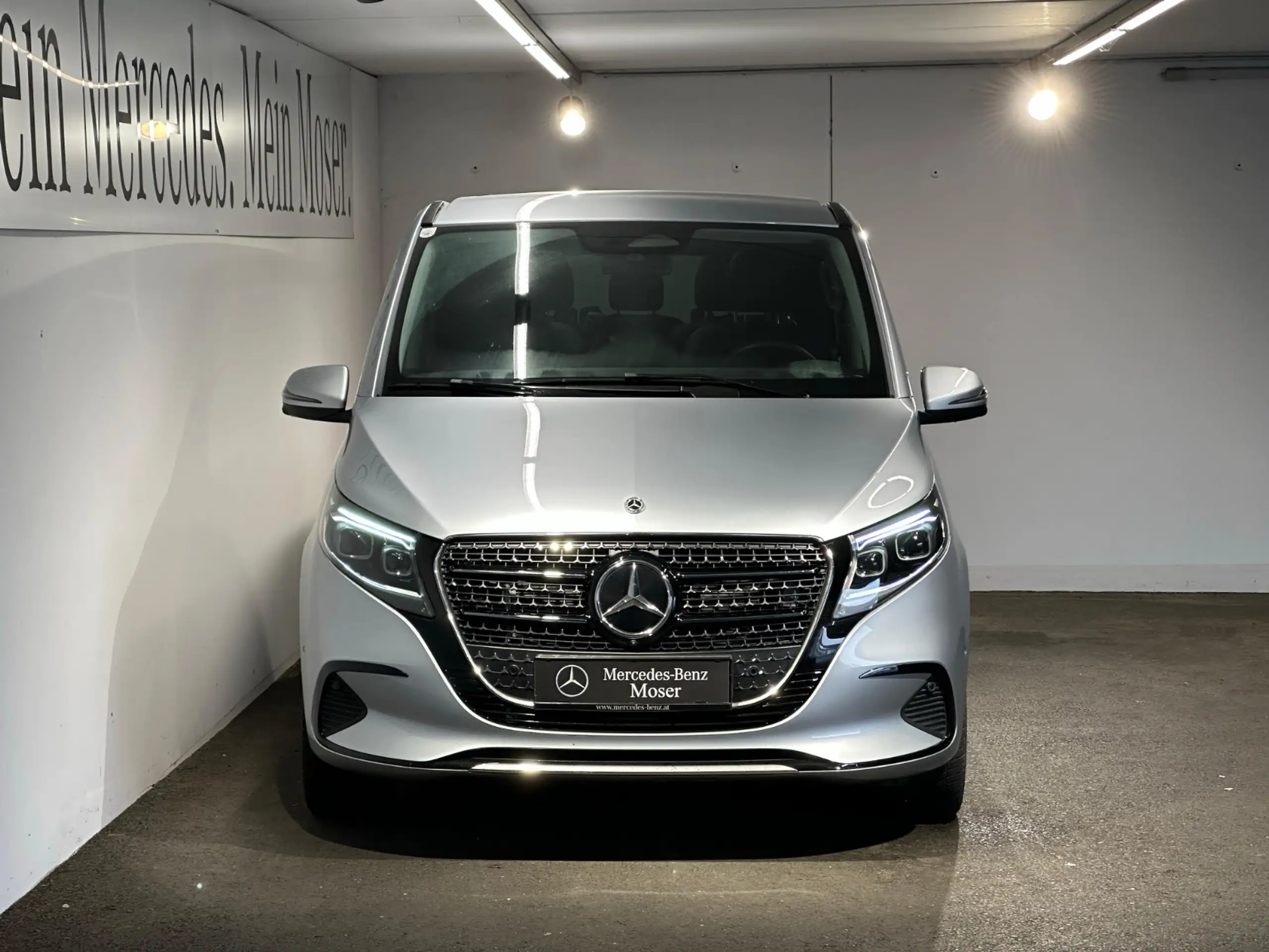 Mercedes-Benz - V 300