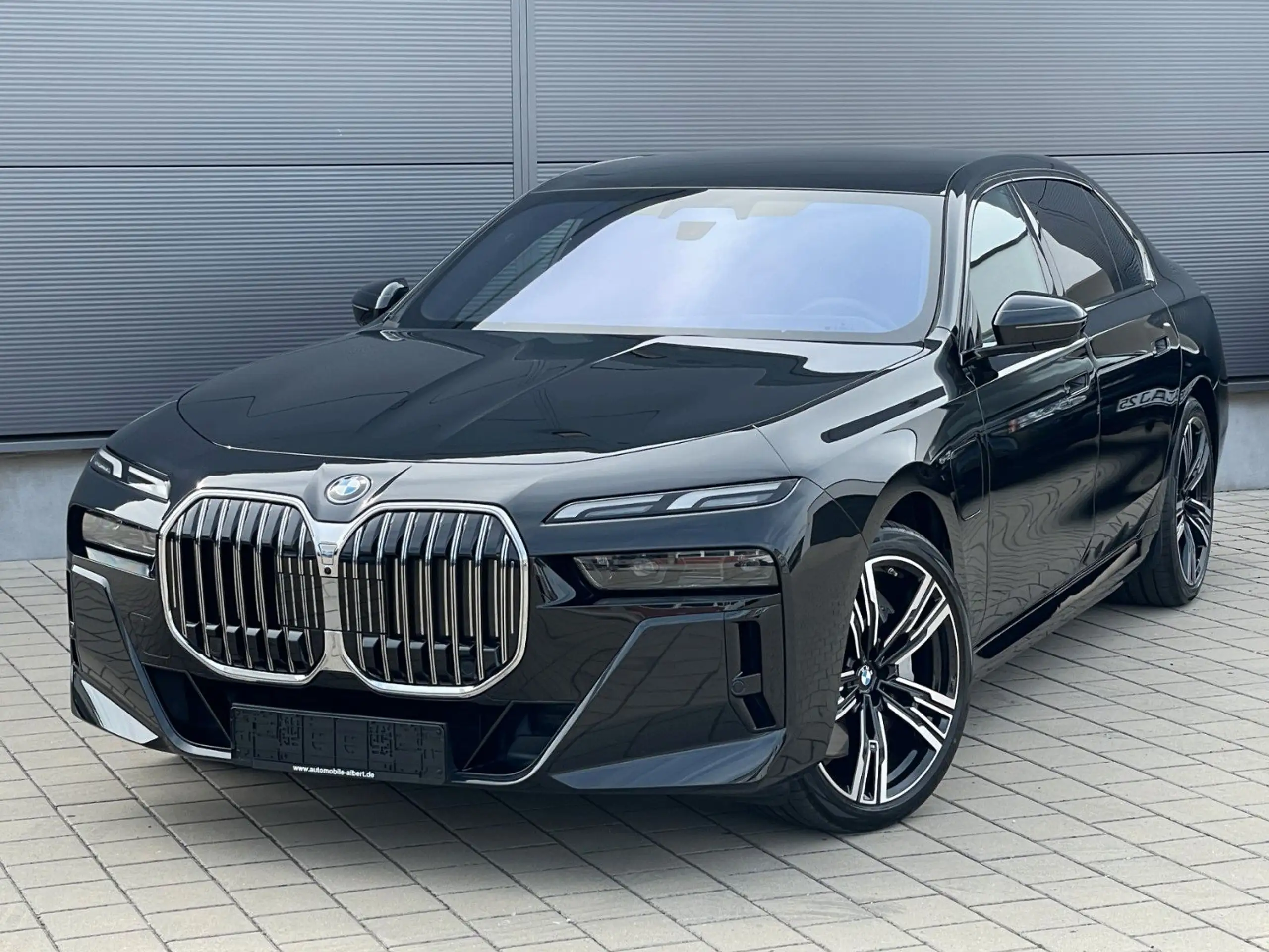 BMW - 750