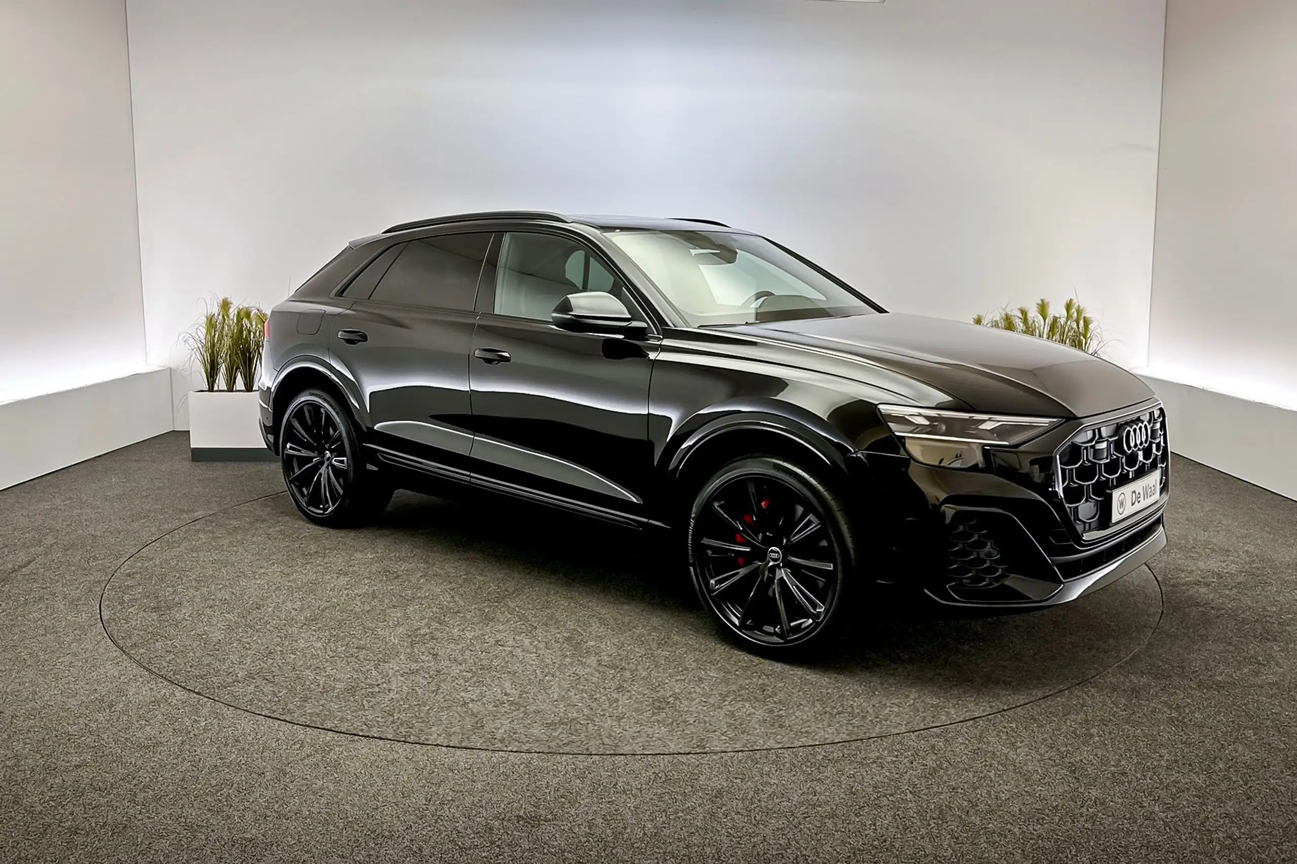 Audi - Q8