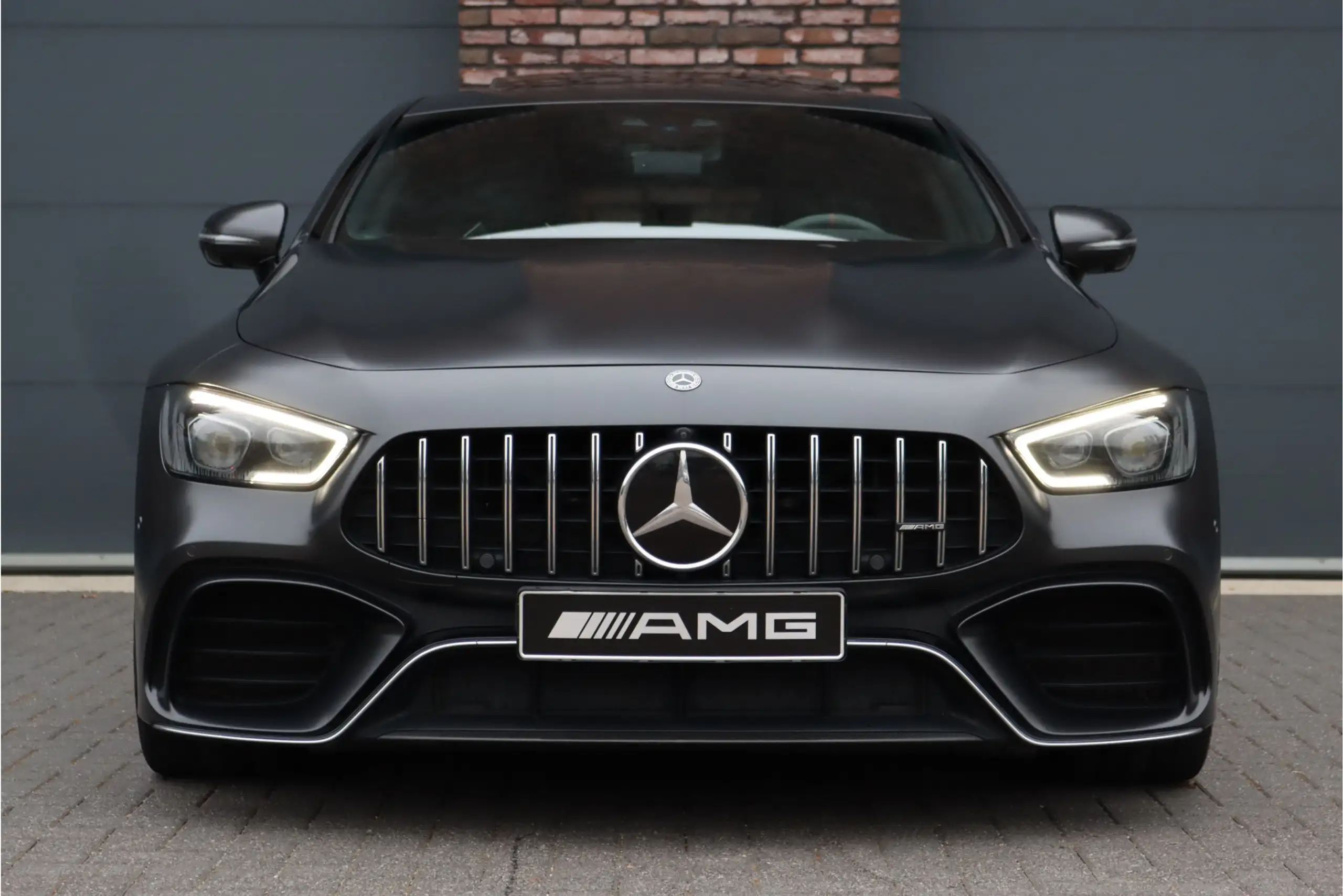 Mercedes-Benz - AMG GT