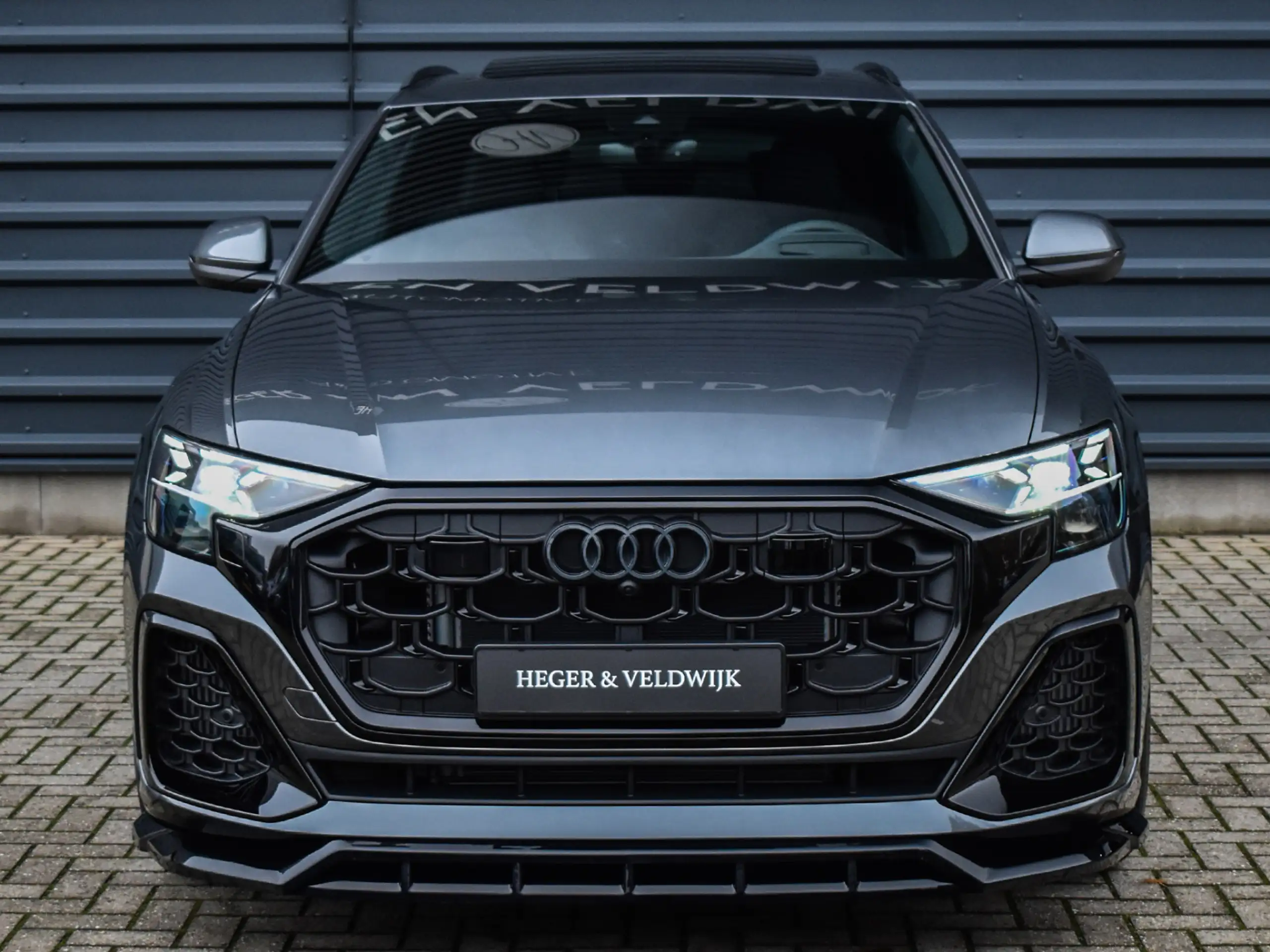 Audi - Q8