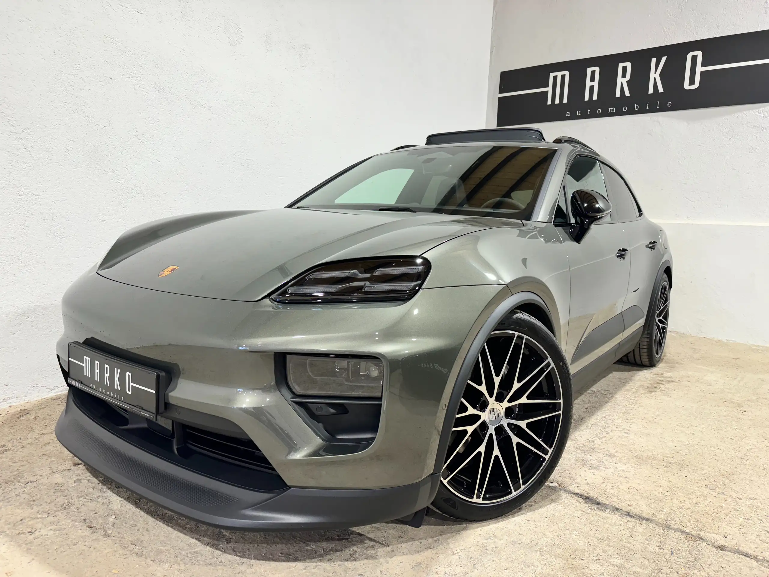 Porsche - Macan