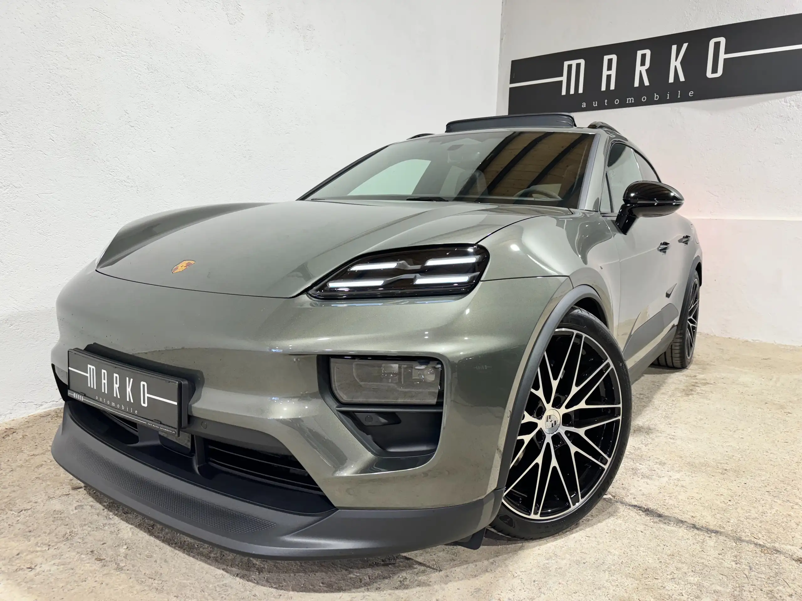 Porsche - Macan