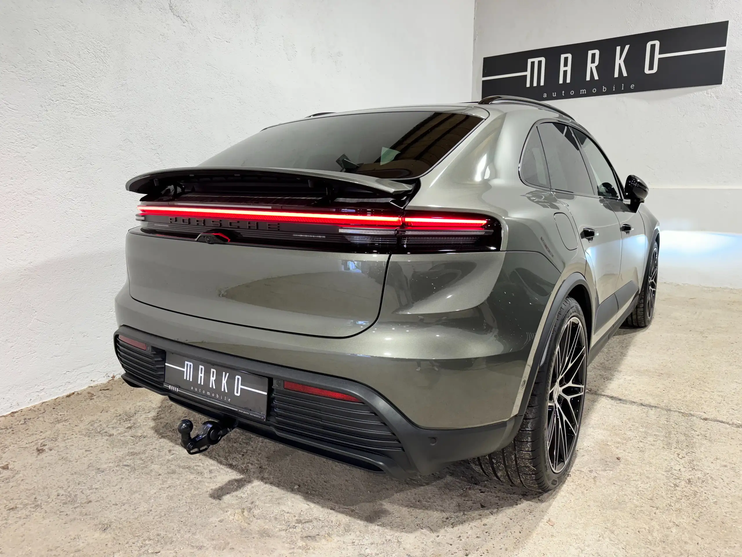 Porsche - Macan