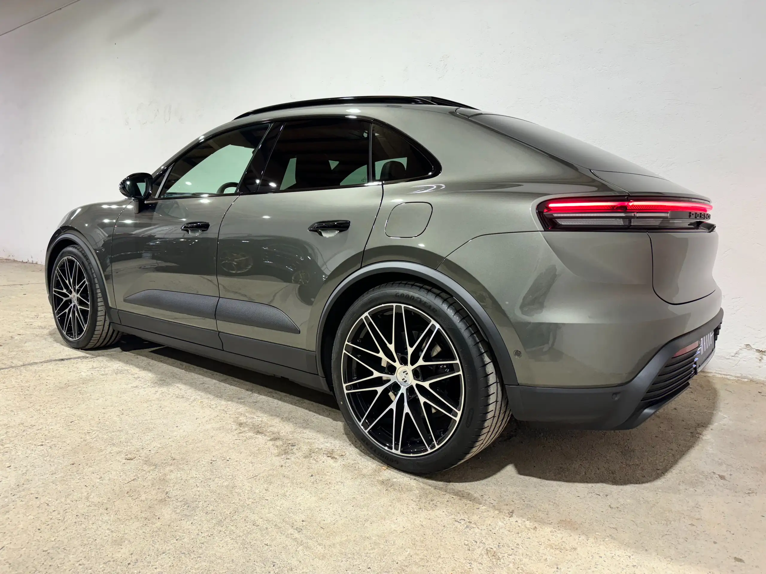 Porsche - Macan