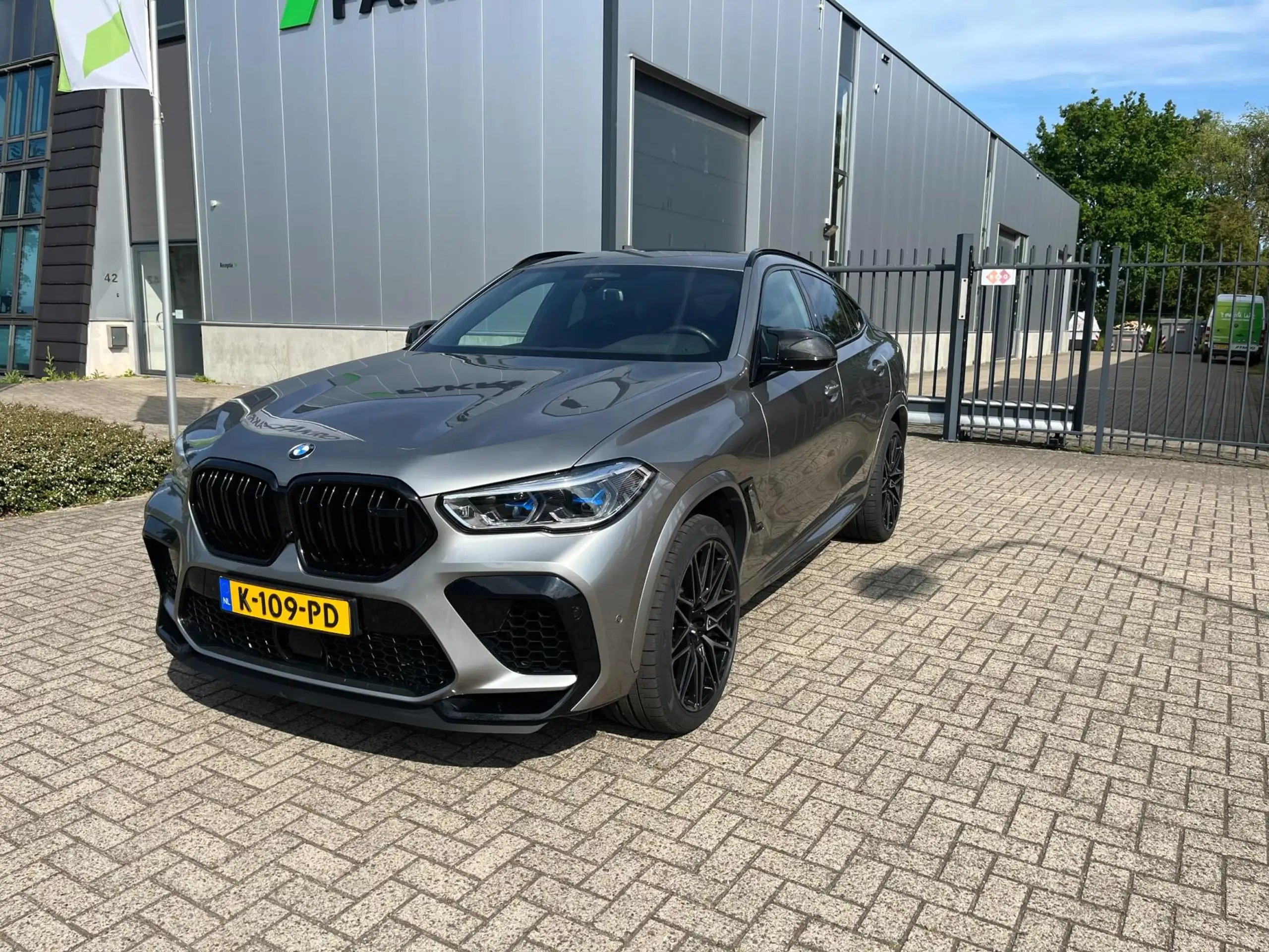 BMW - X6 M