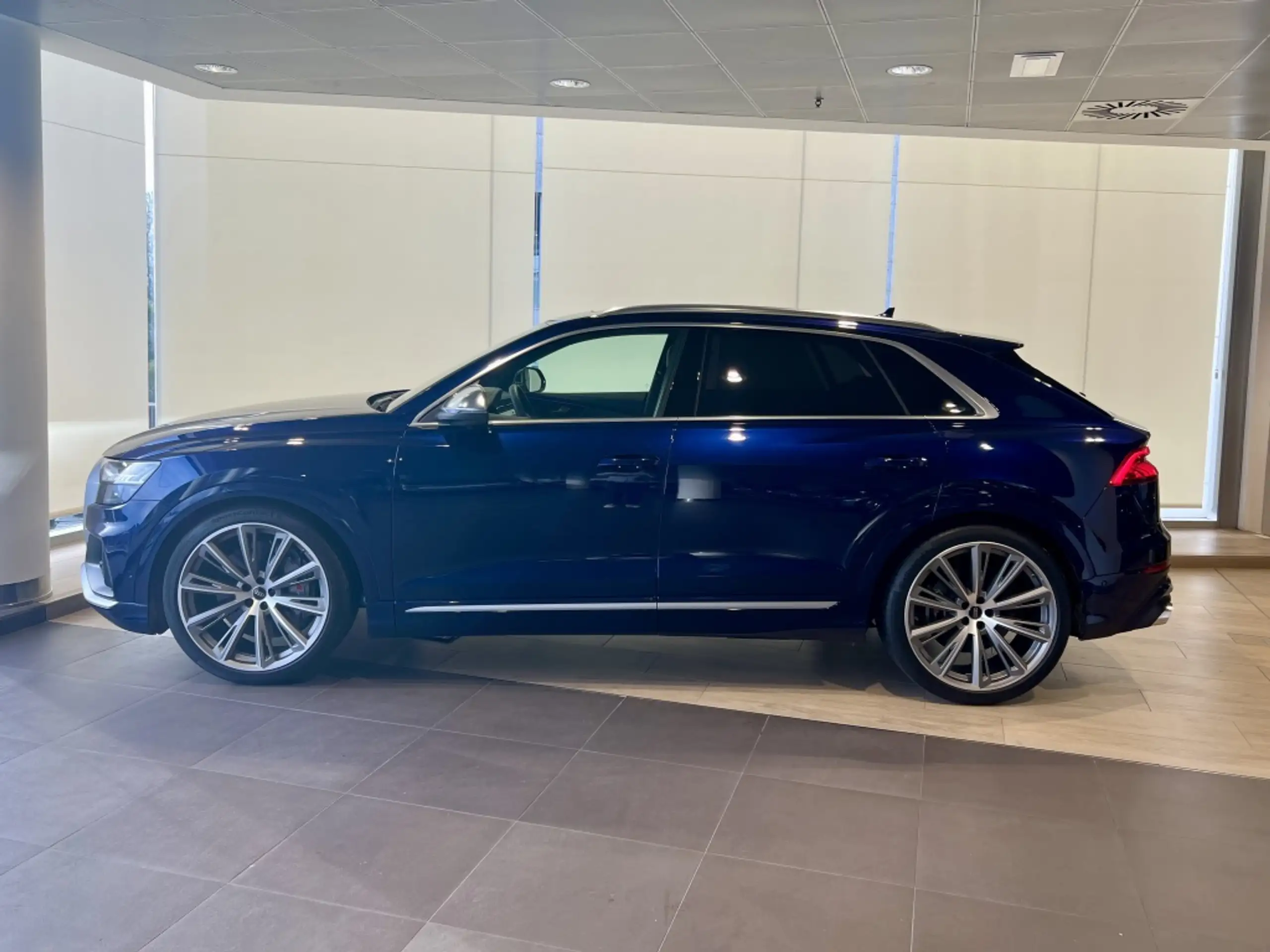 Audi - SQ8