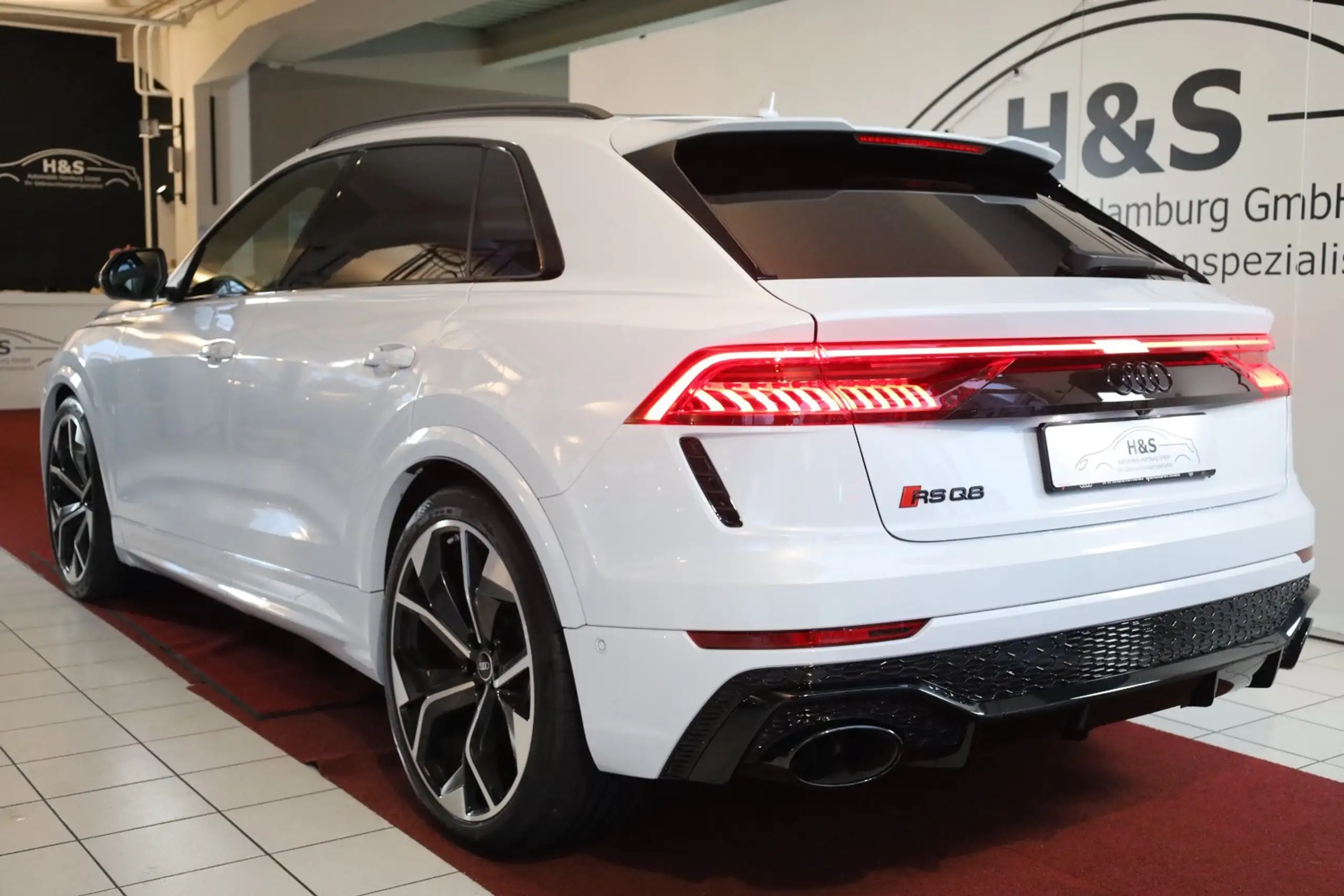 Audi - RS Q8