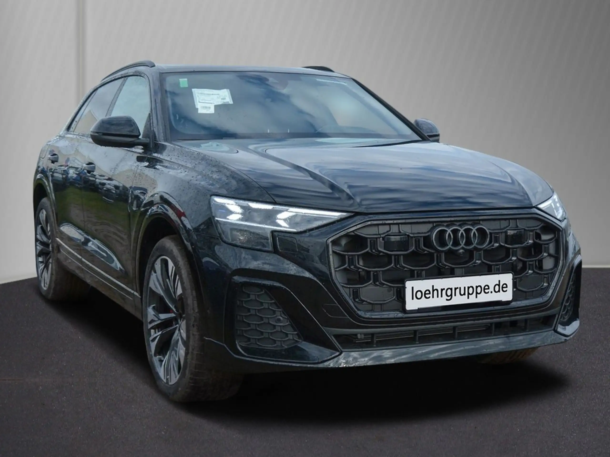 Audi - Q8