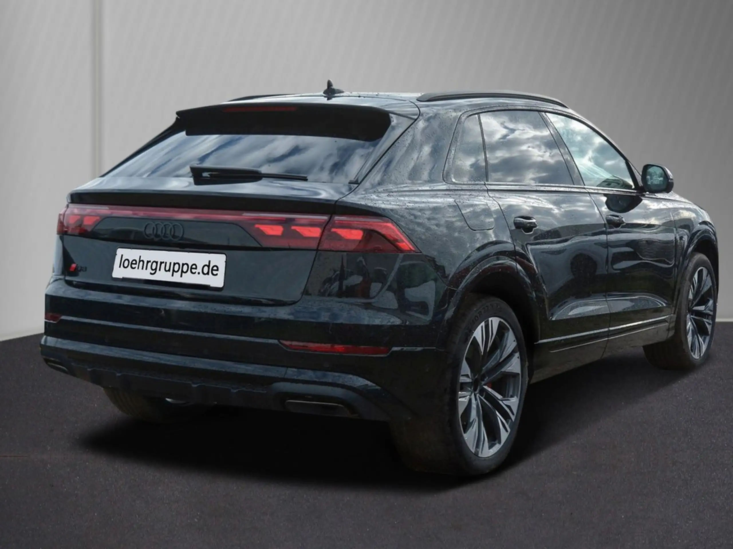 Audi - Q8