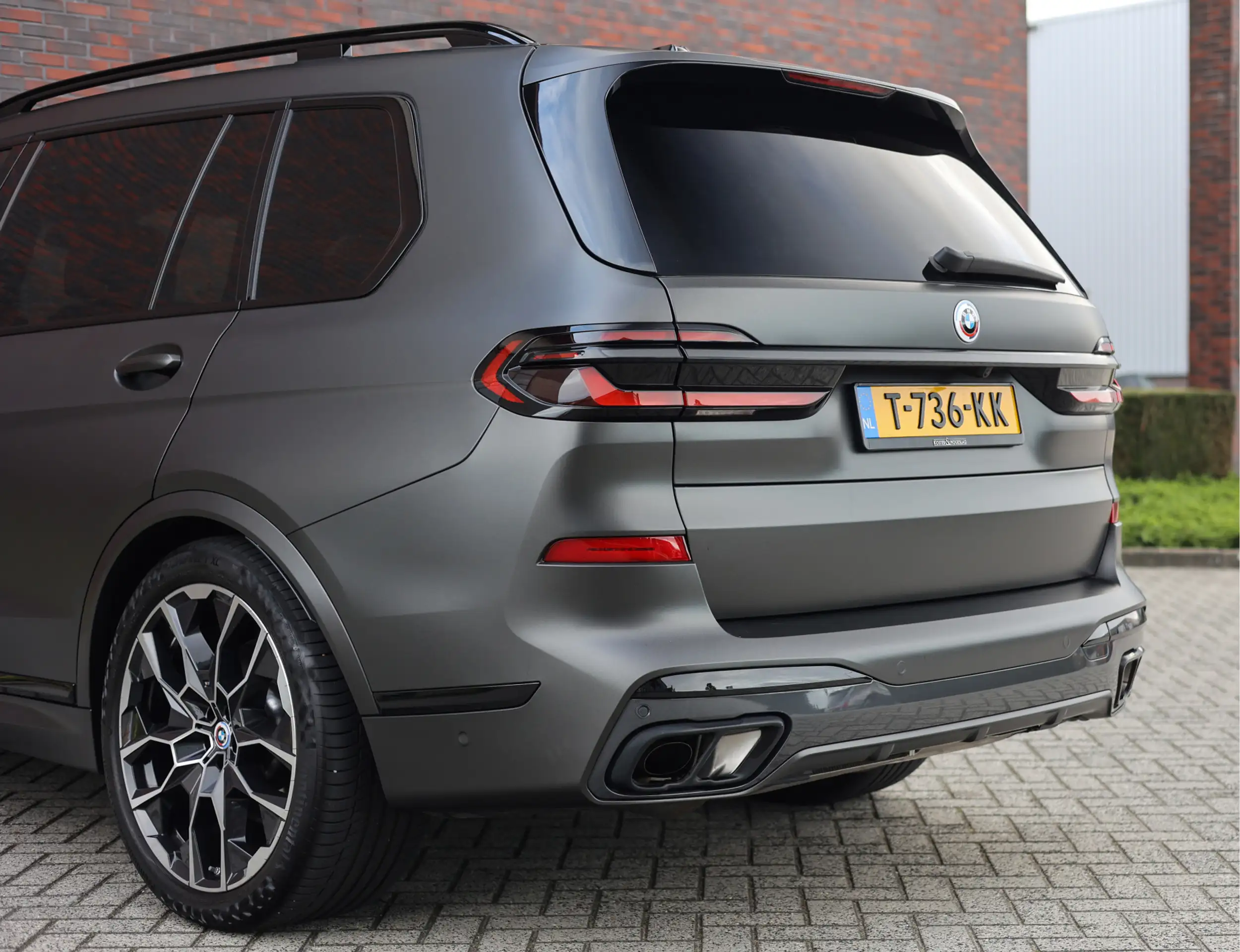 BMW - X7