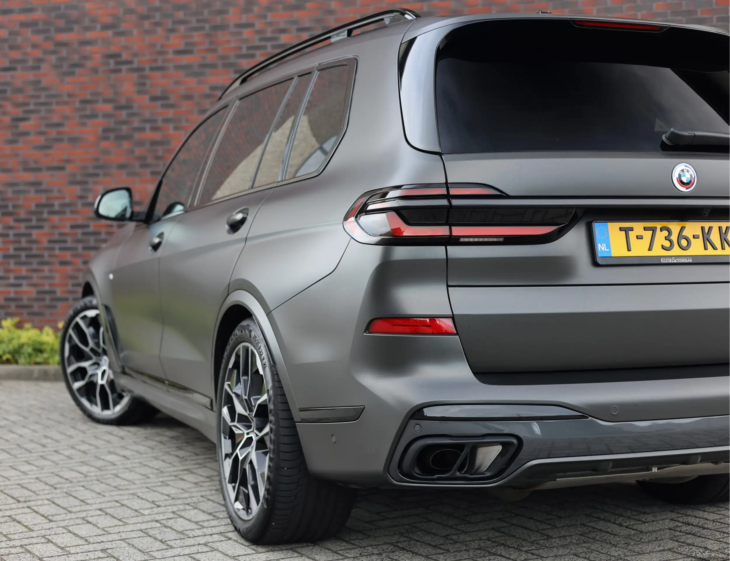 BMW - X7