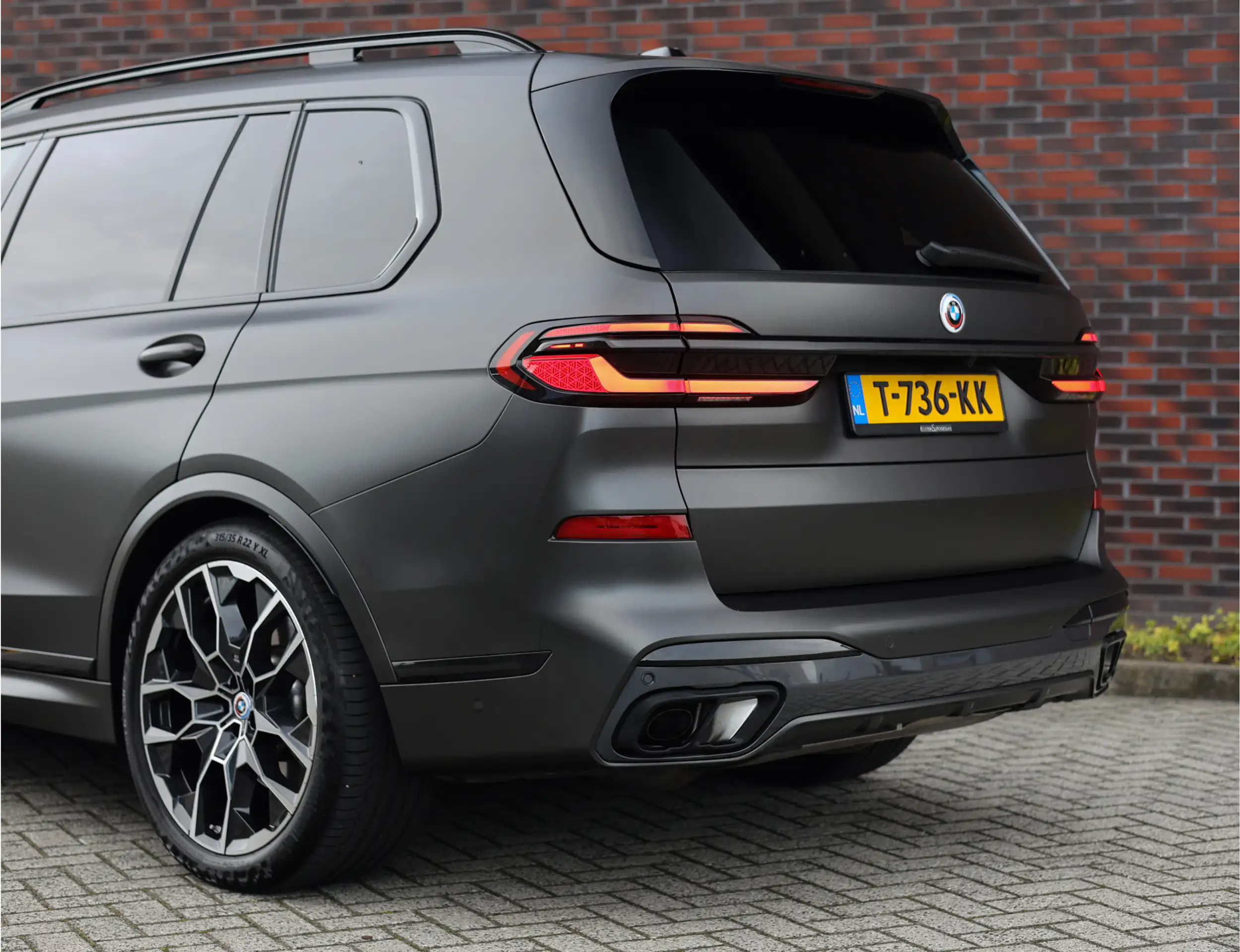 BMW - X7