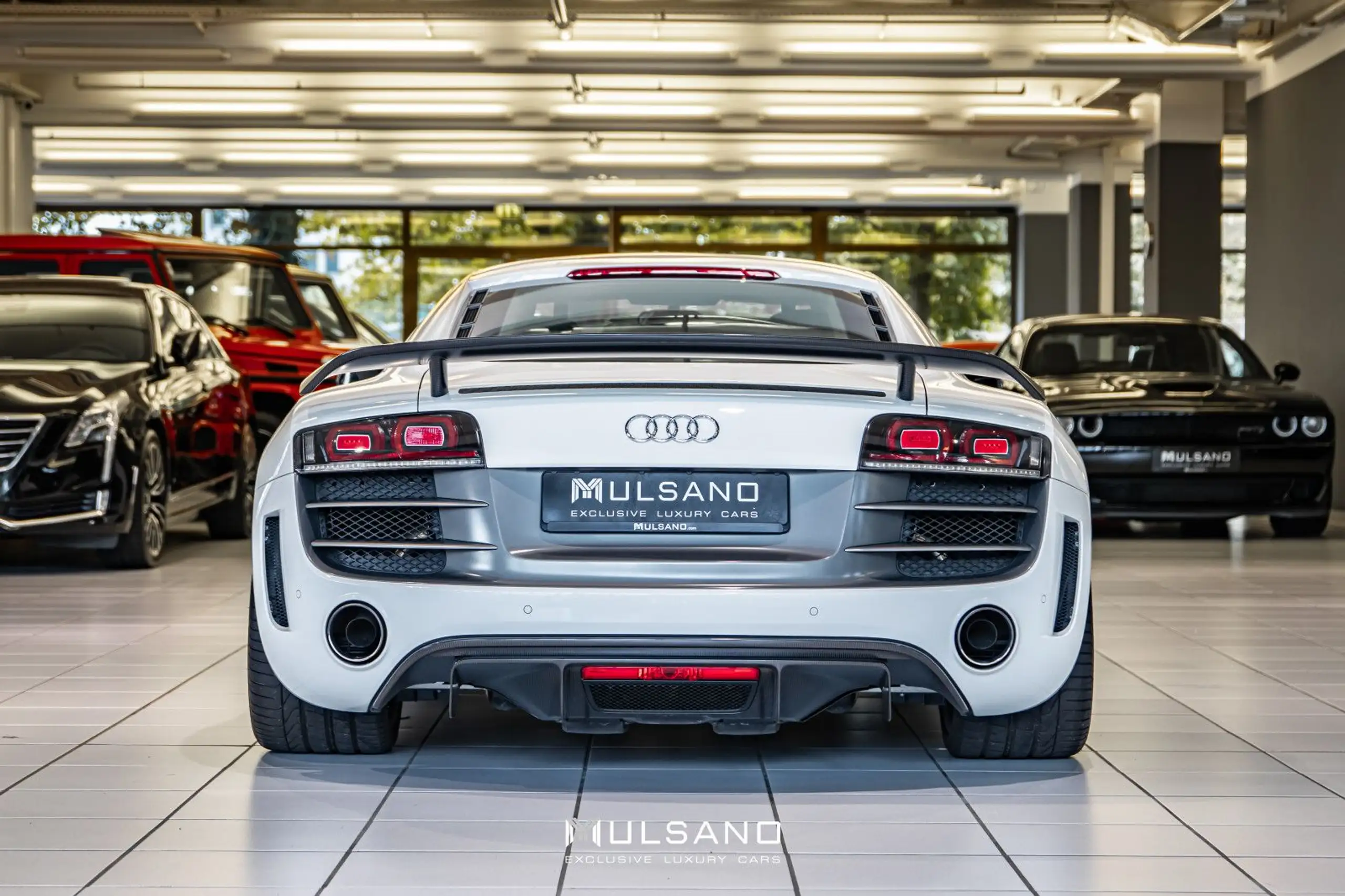 Audi - R8