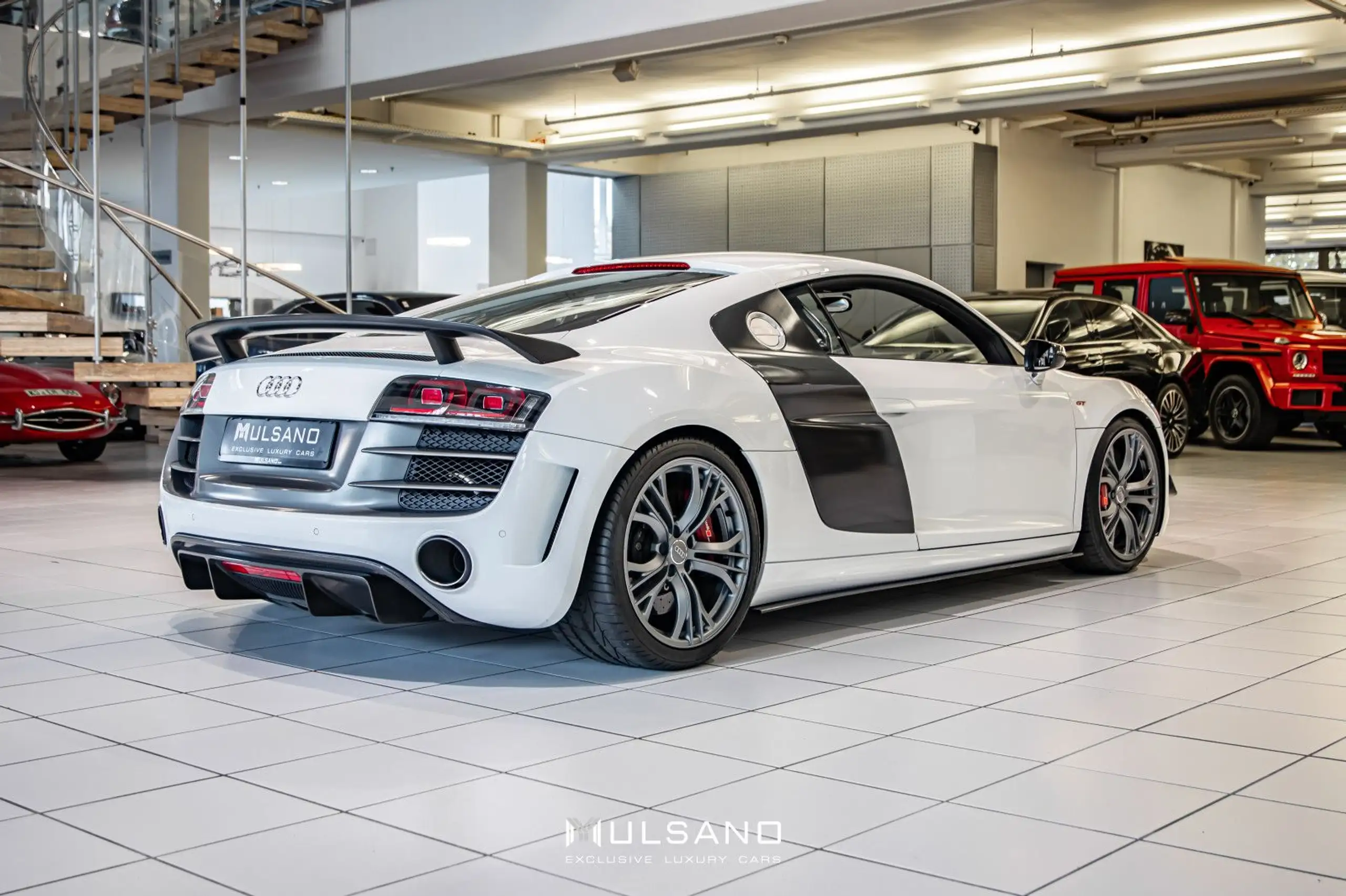 Audi - R8