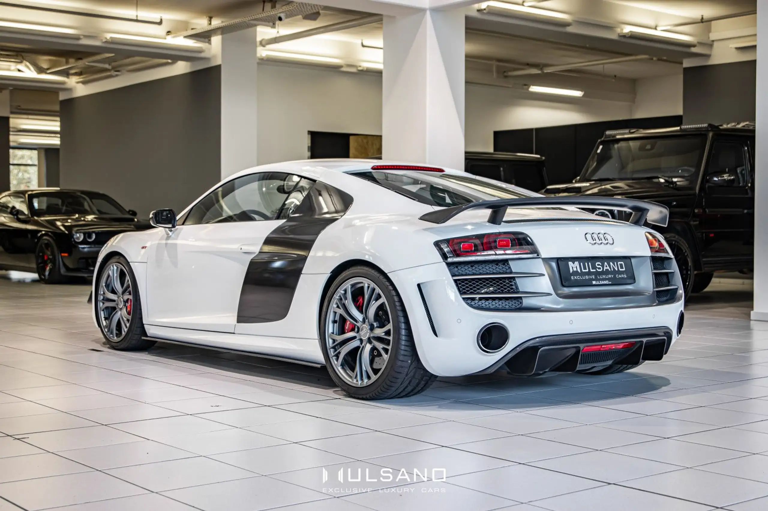 Audi - R8