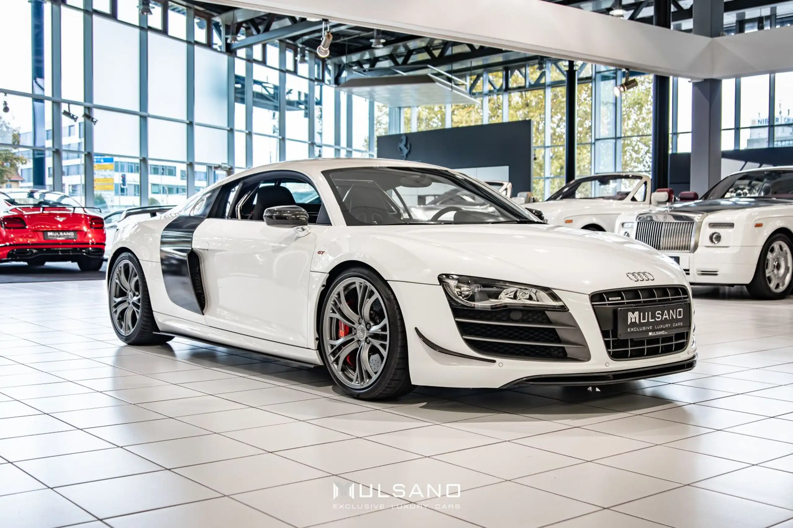 Audi - R8