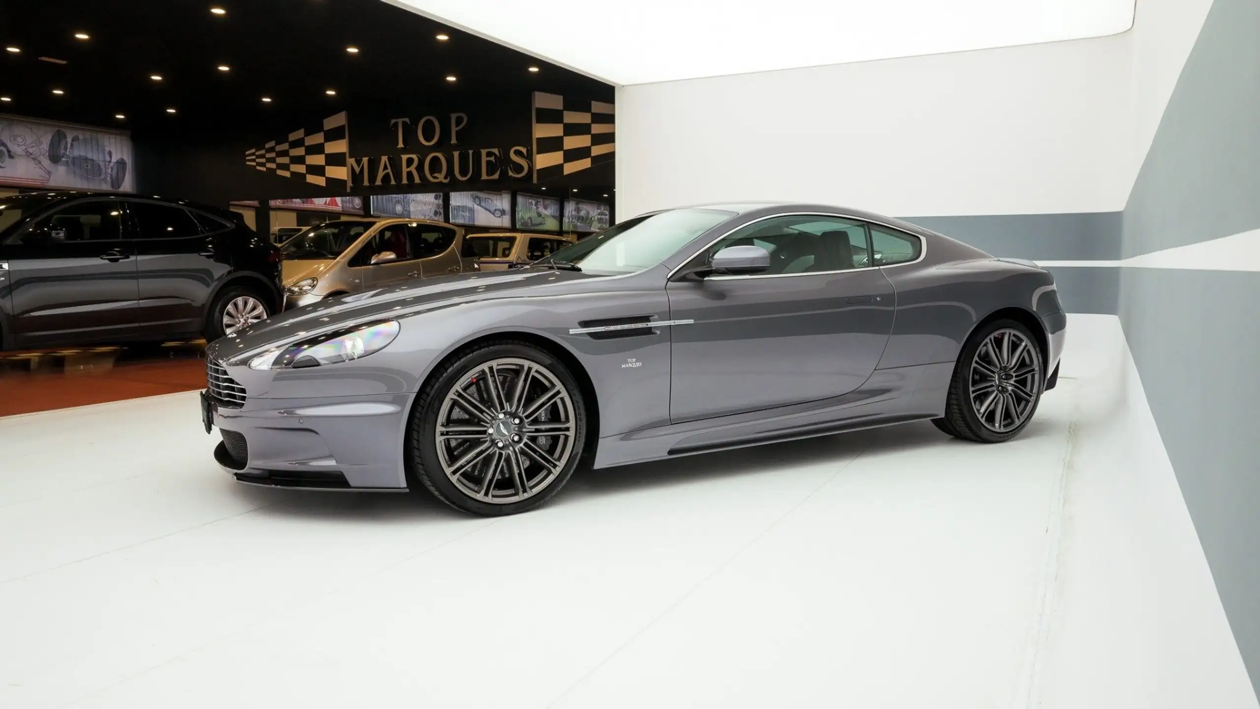 Aston Martin - DBS