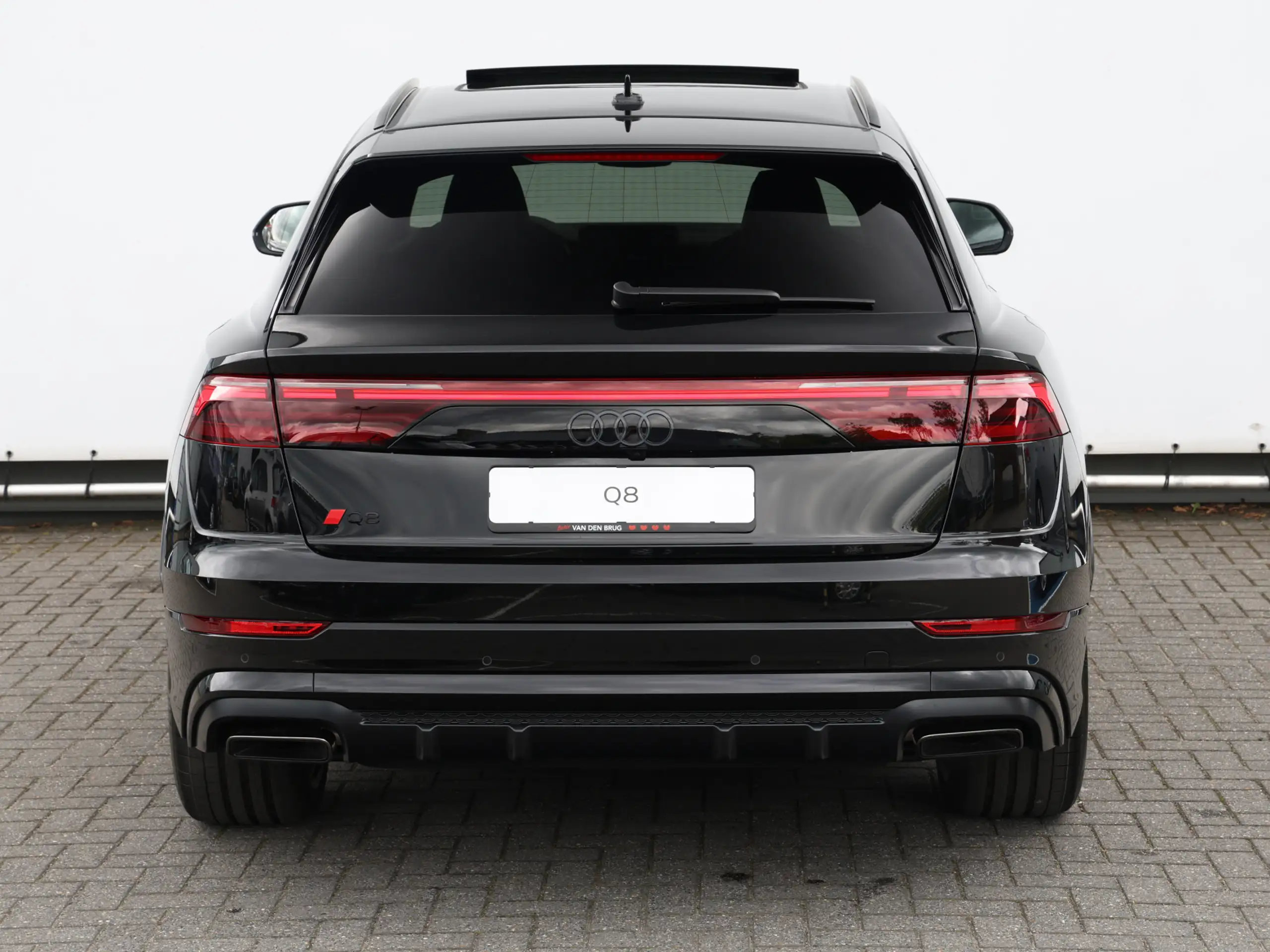 Audi - Q8