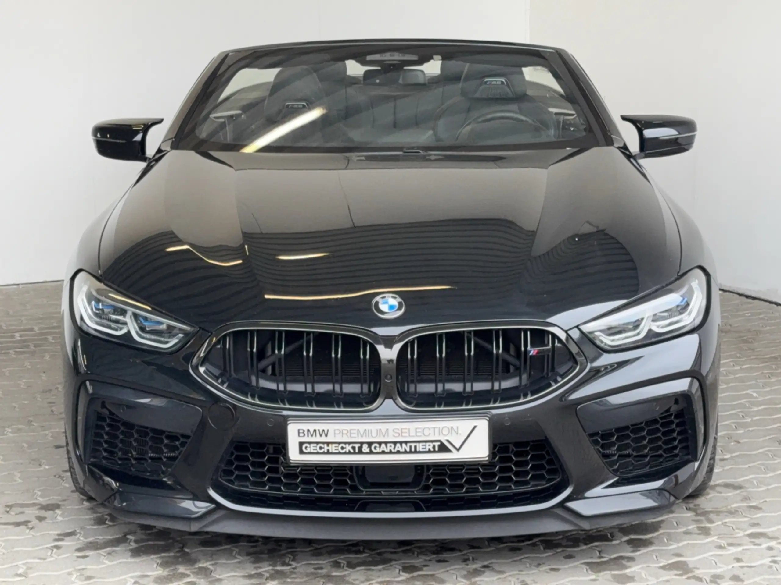 BMW - M8