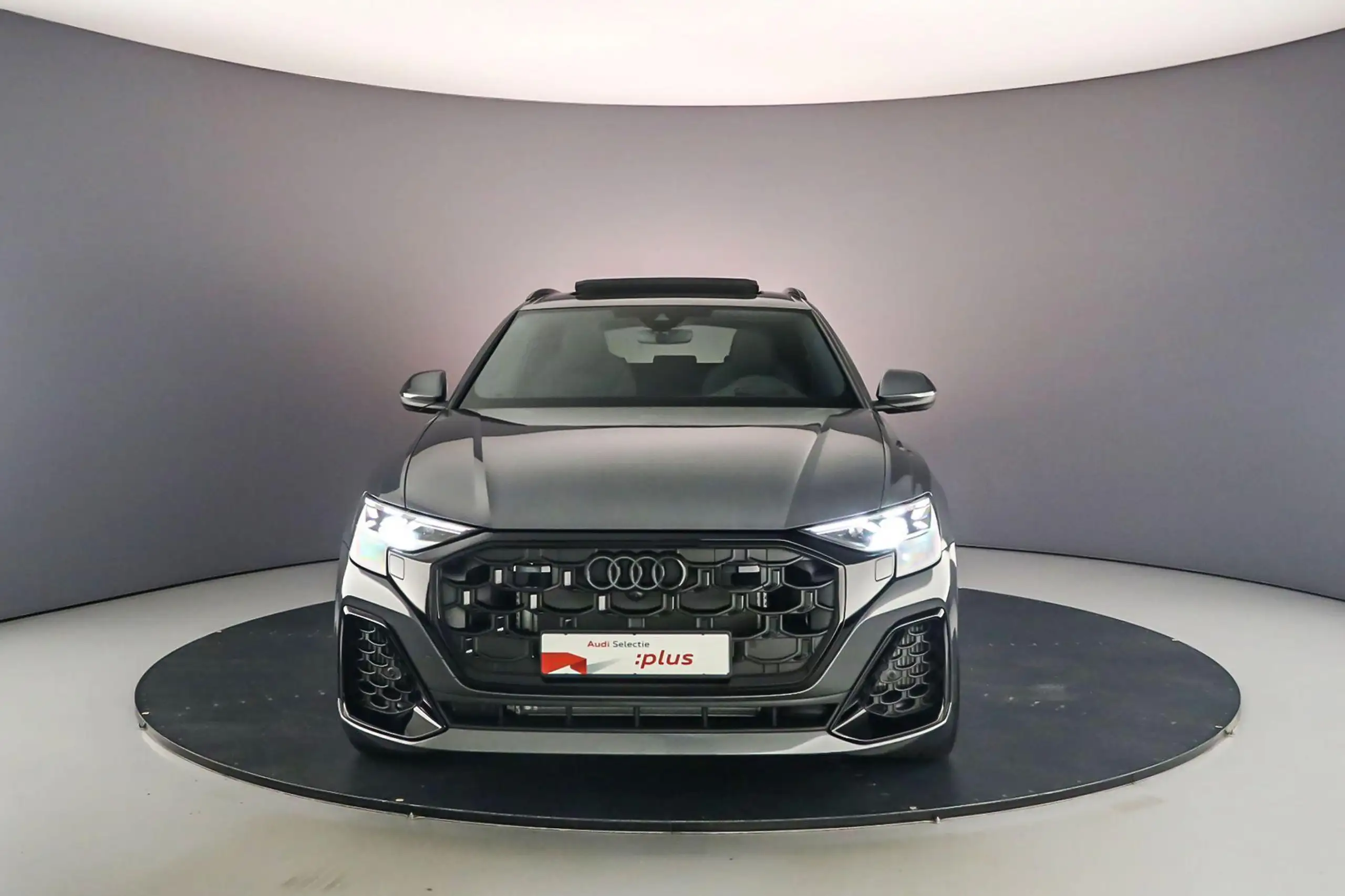 Audi - Q8