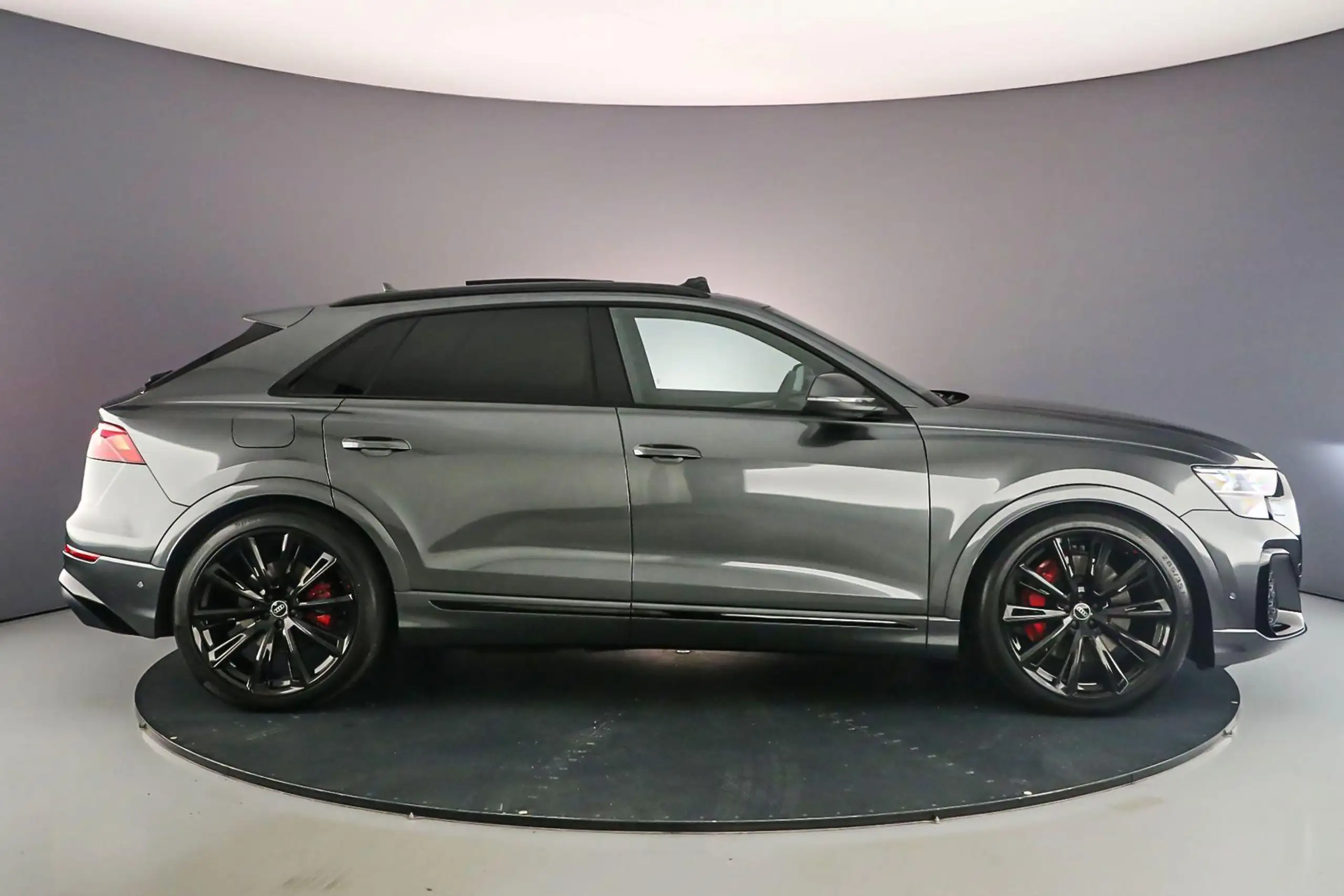 Audi - Q8