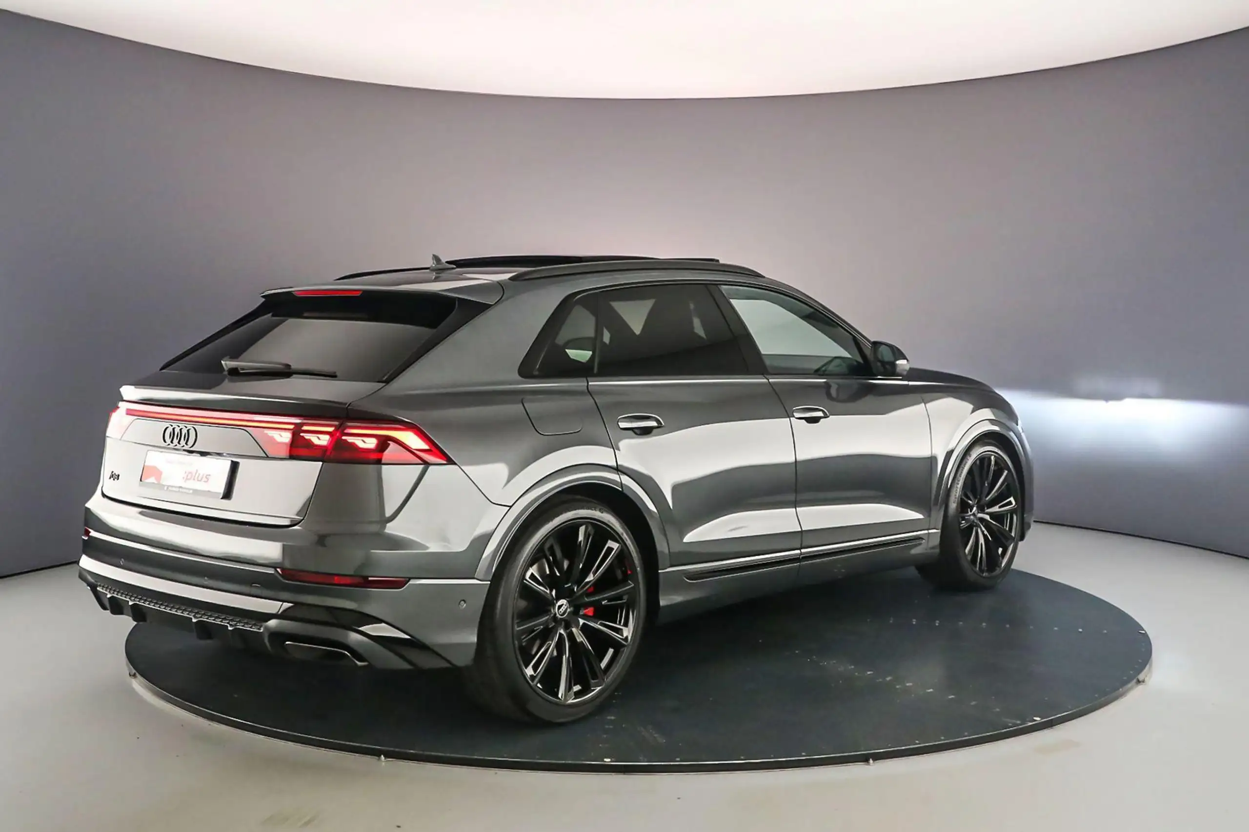 Audi - Q8