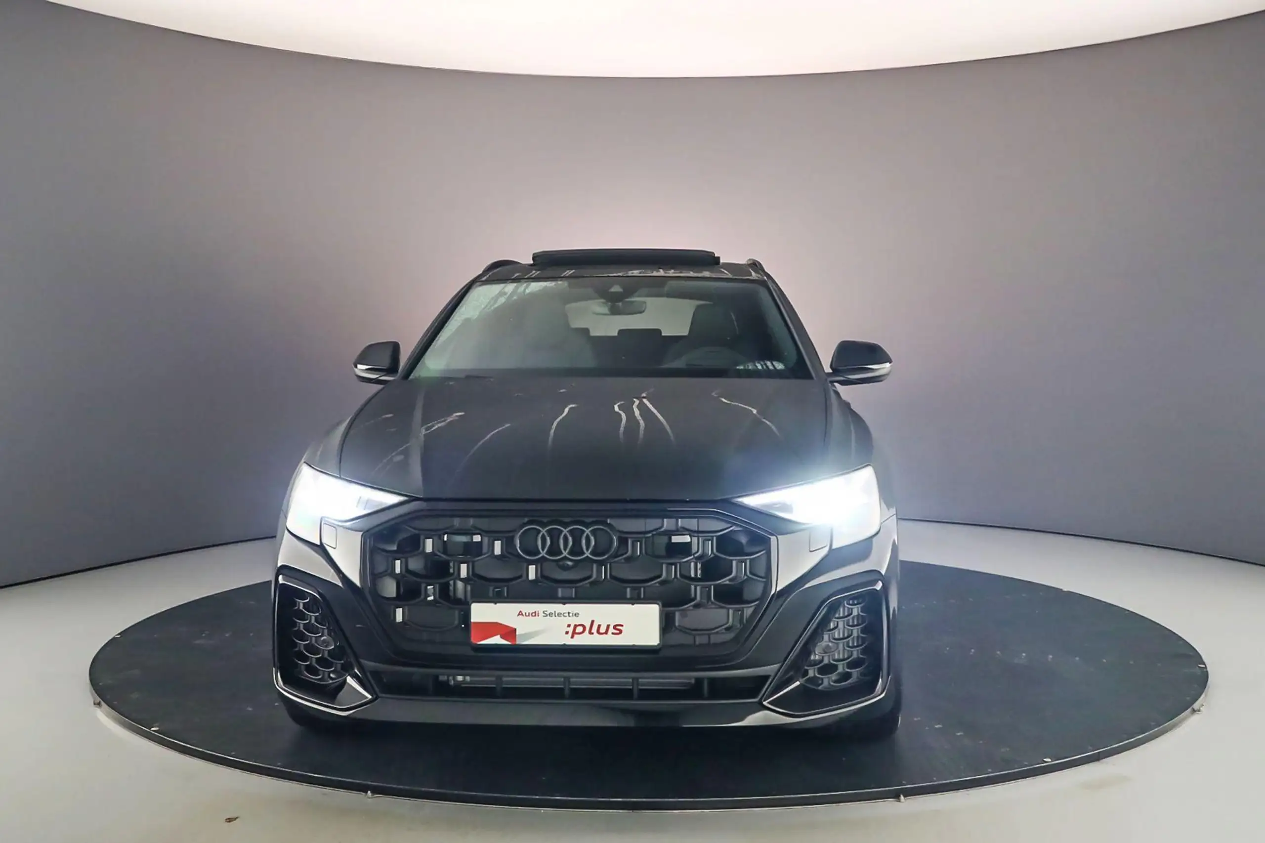 Audi - Q8