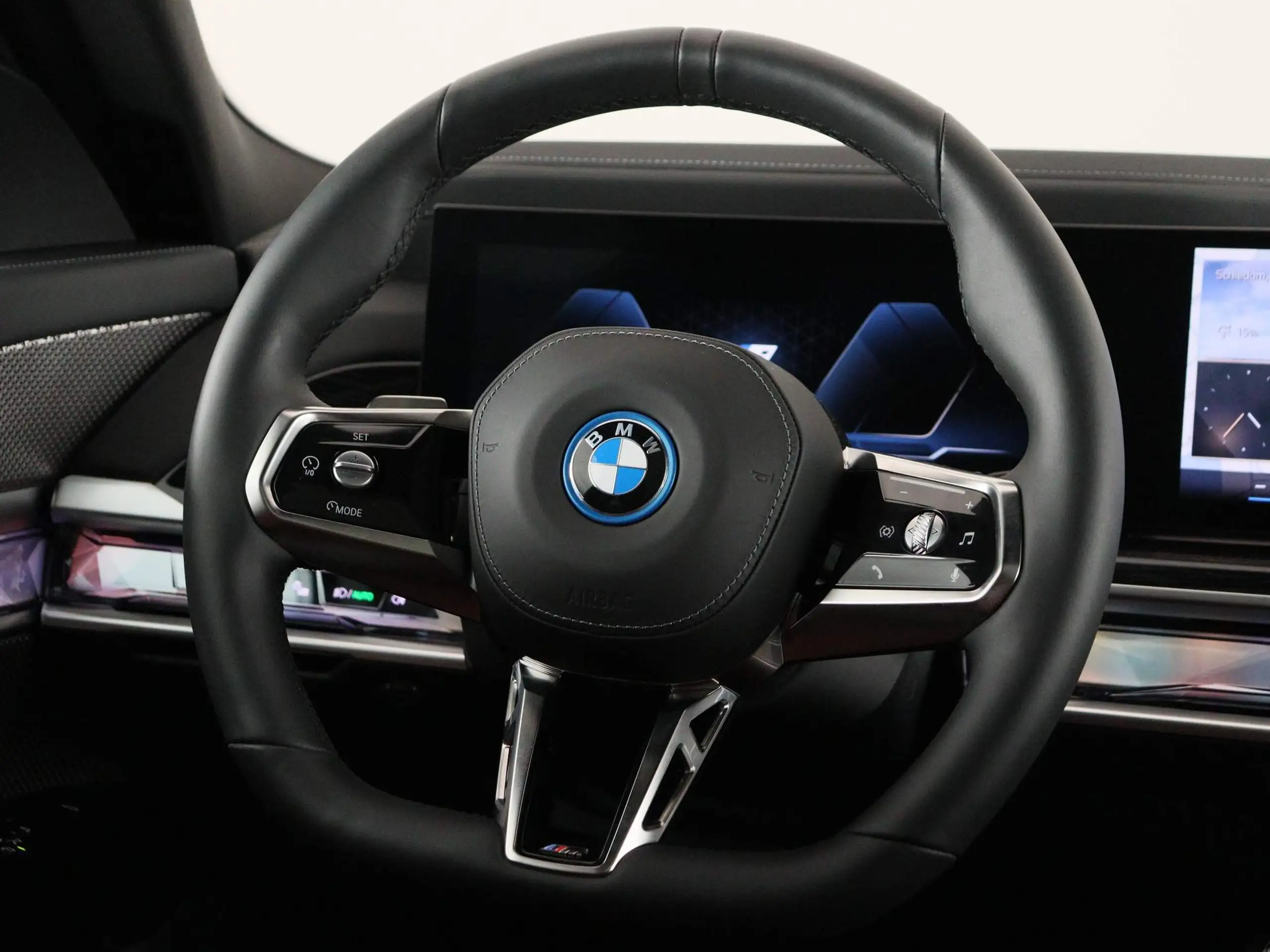 BMW - i7