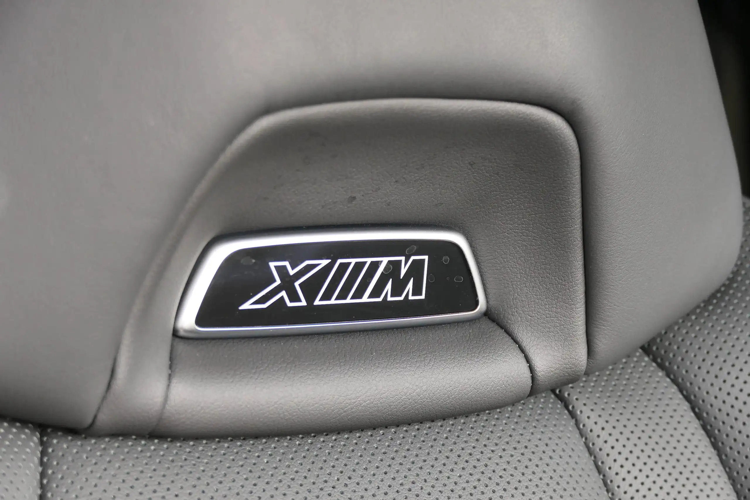 BMW - XM