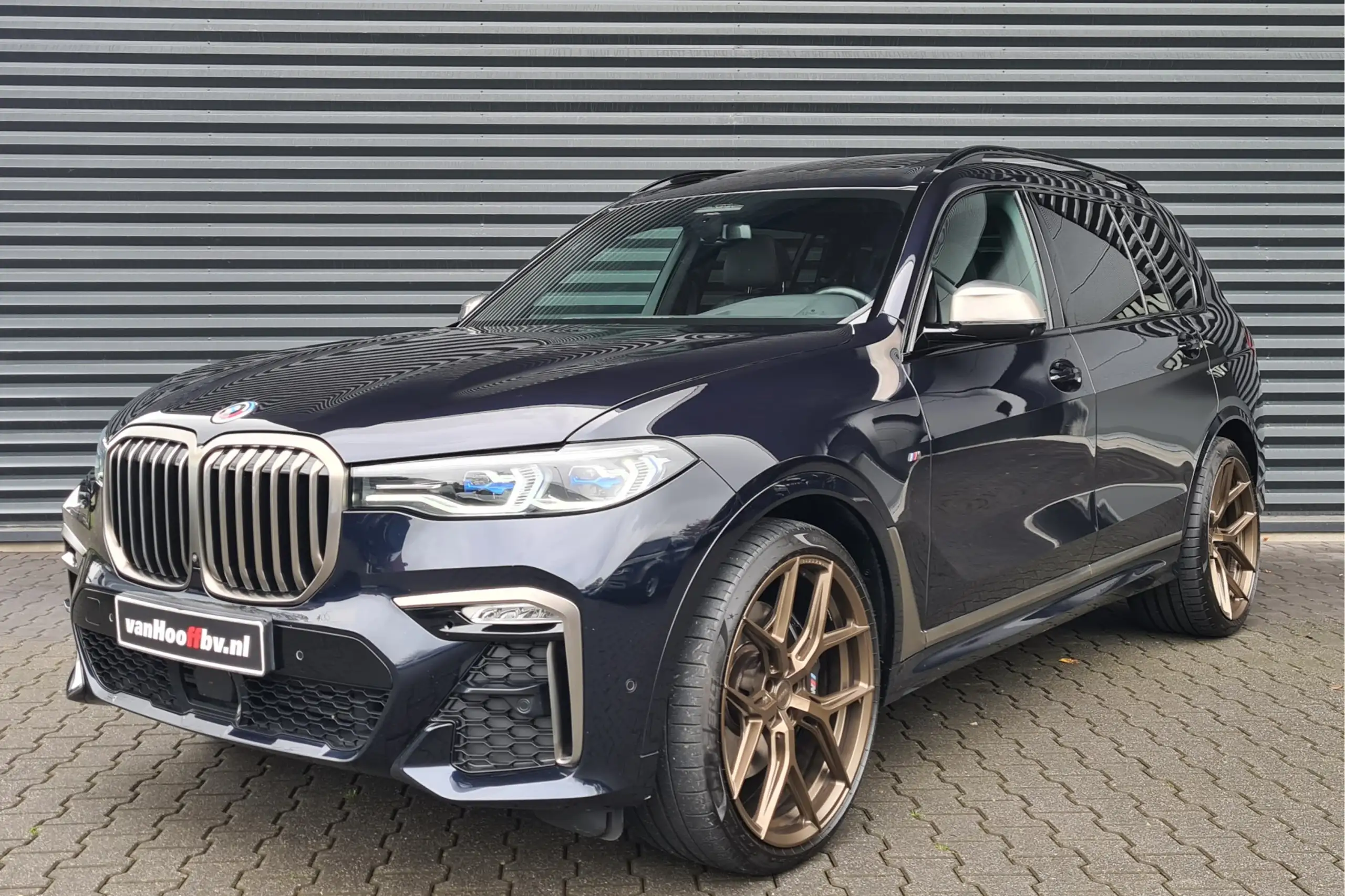 BMW - X7