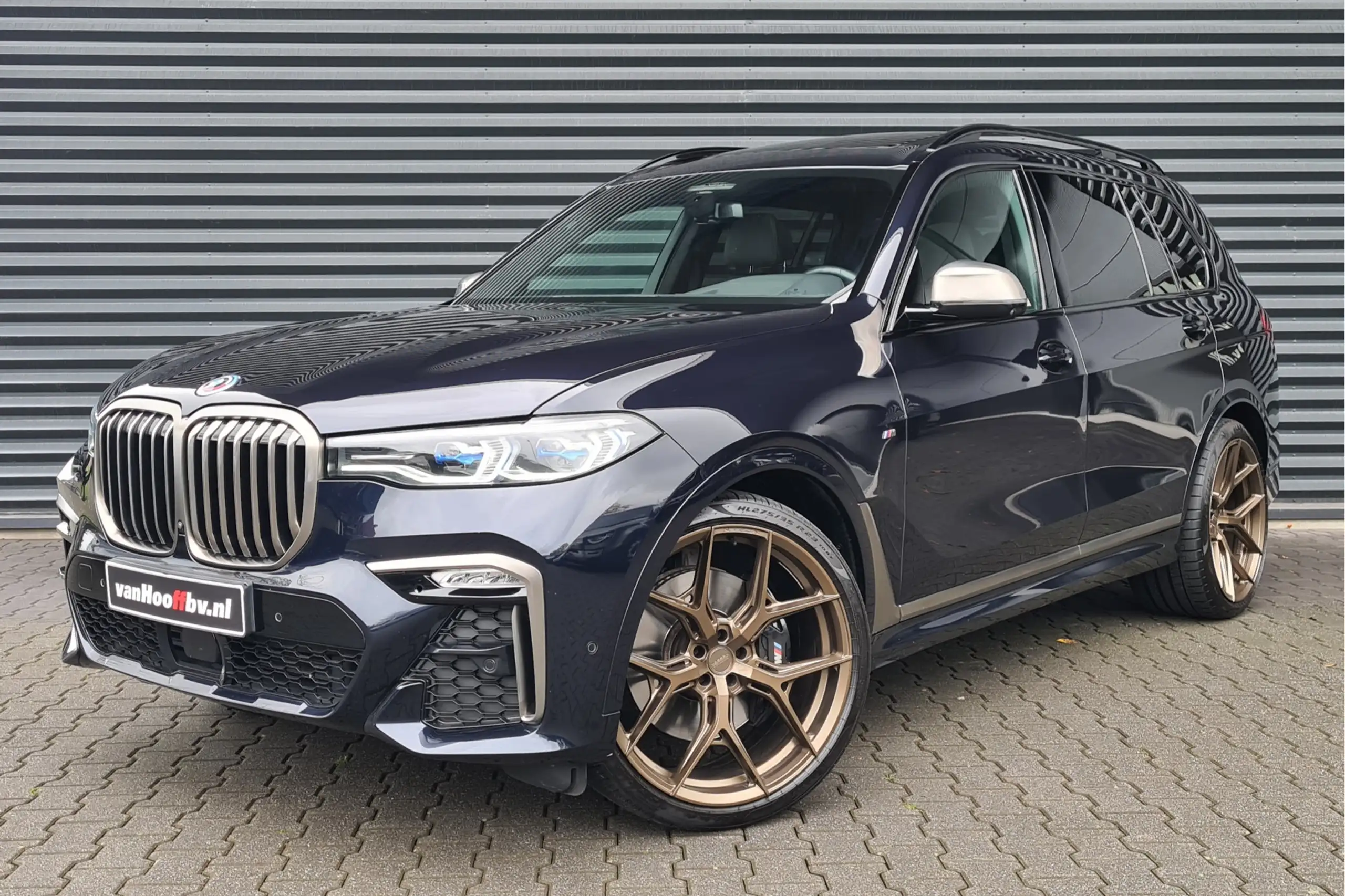 BMW - X7