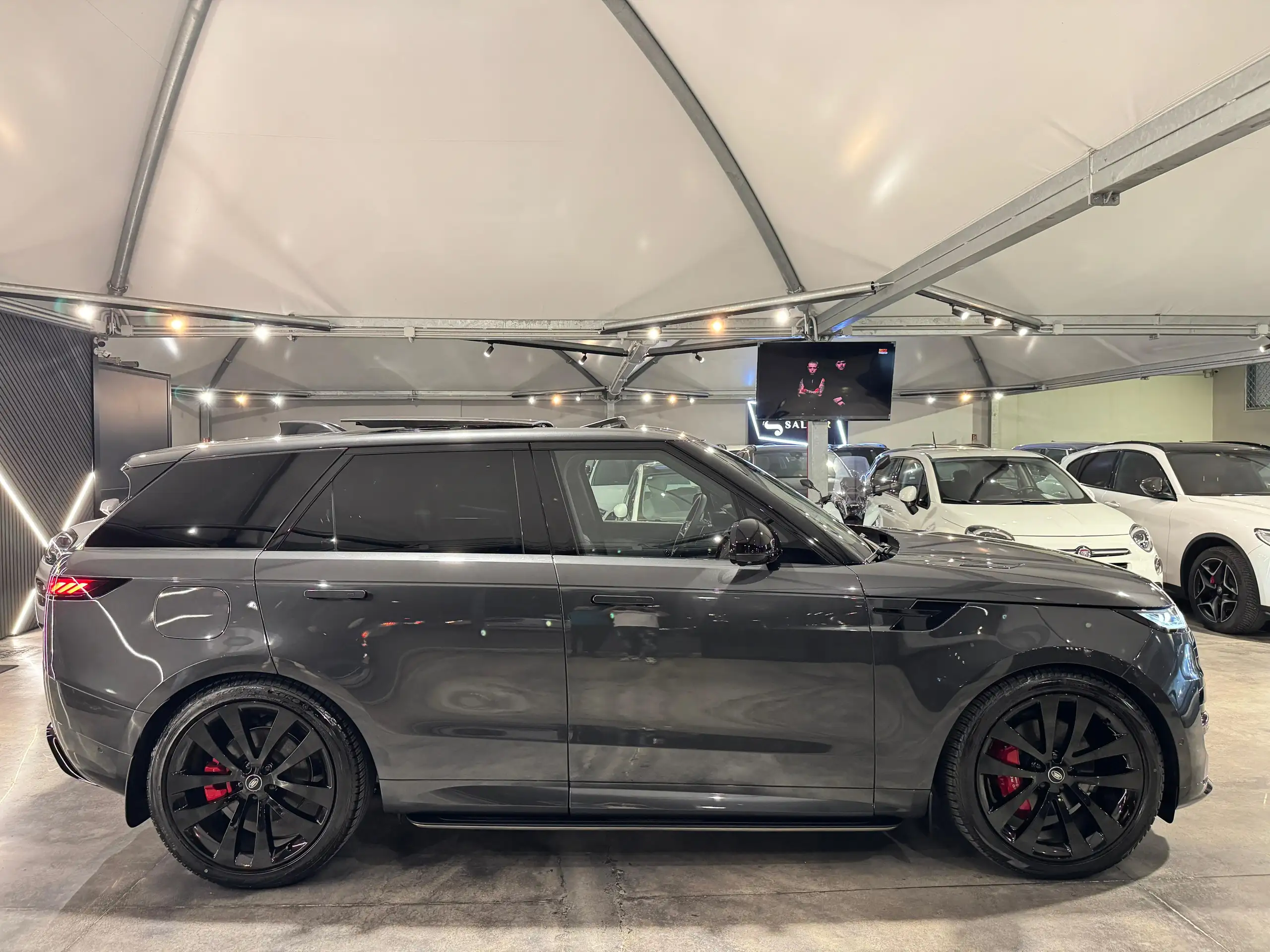 Land Rover - Range Rover Sport