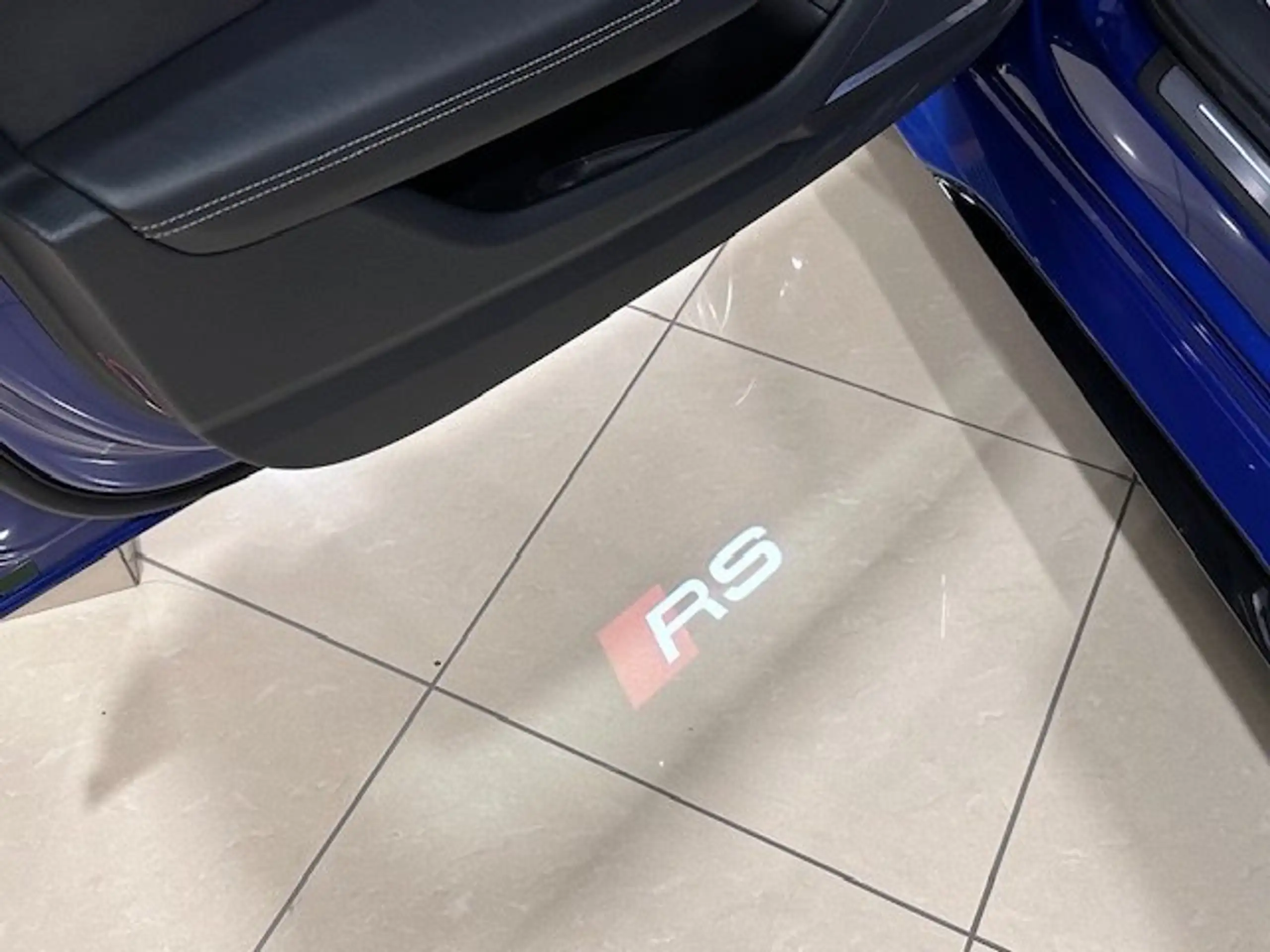 Audi - RS6