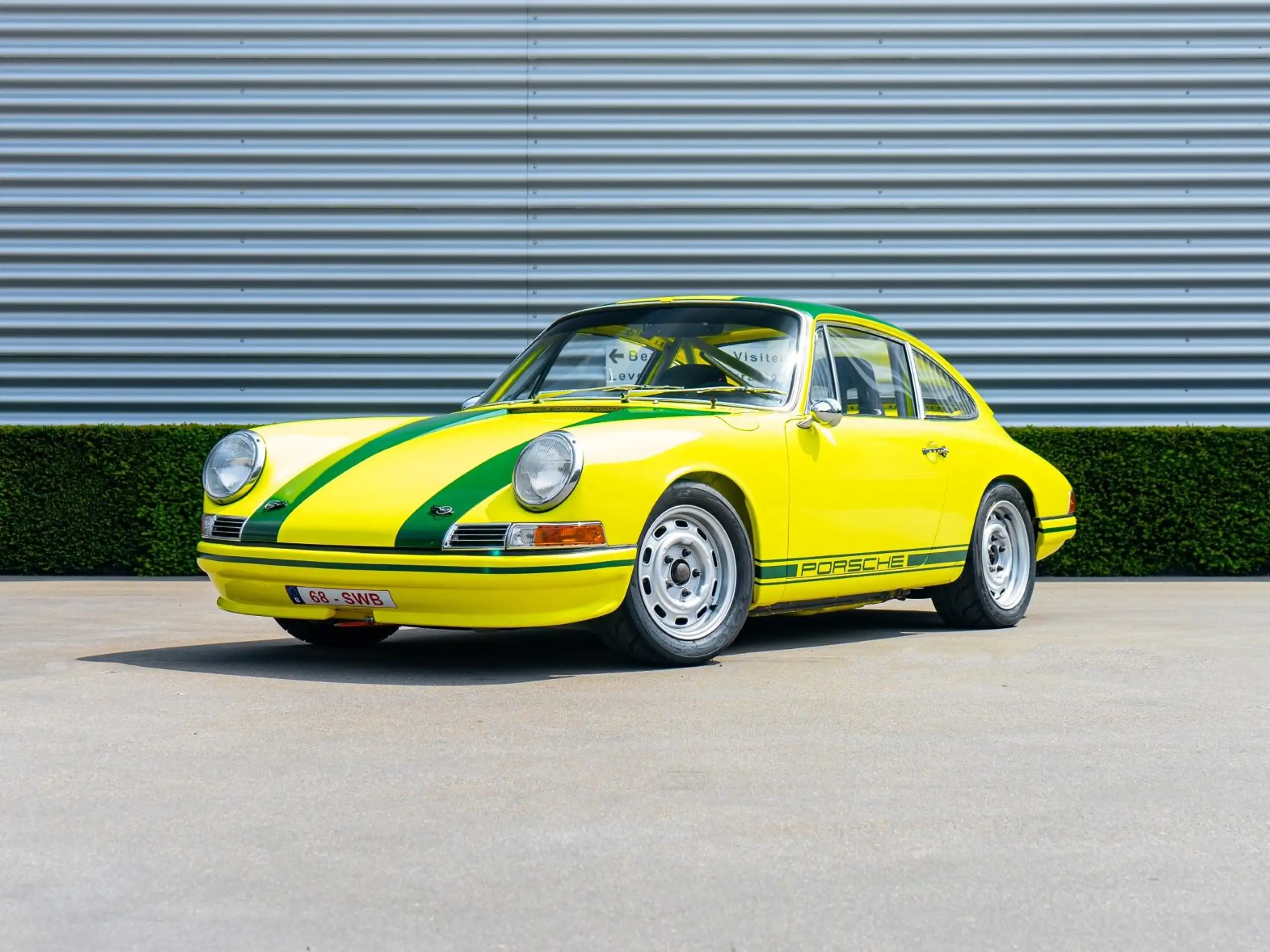 Porsche - 911