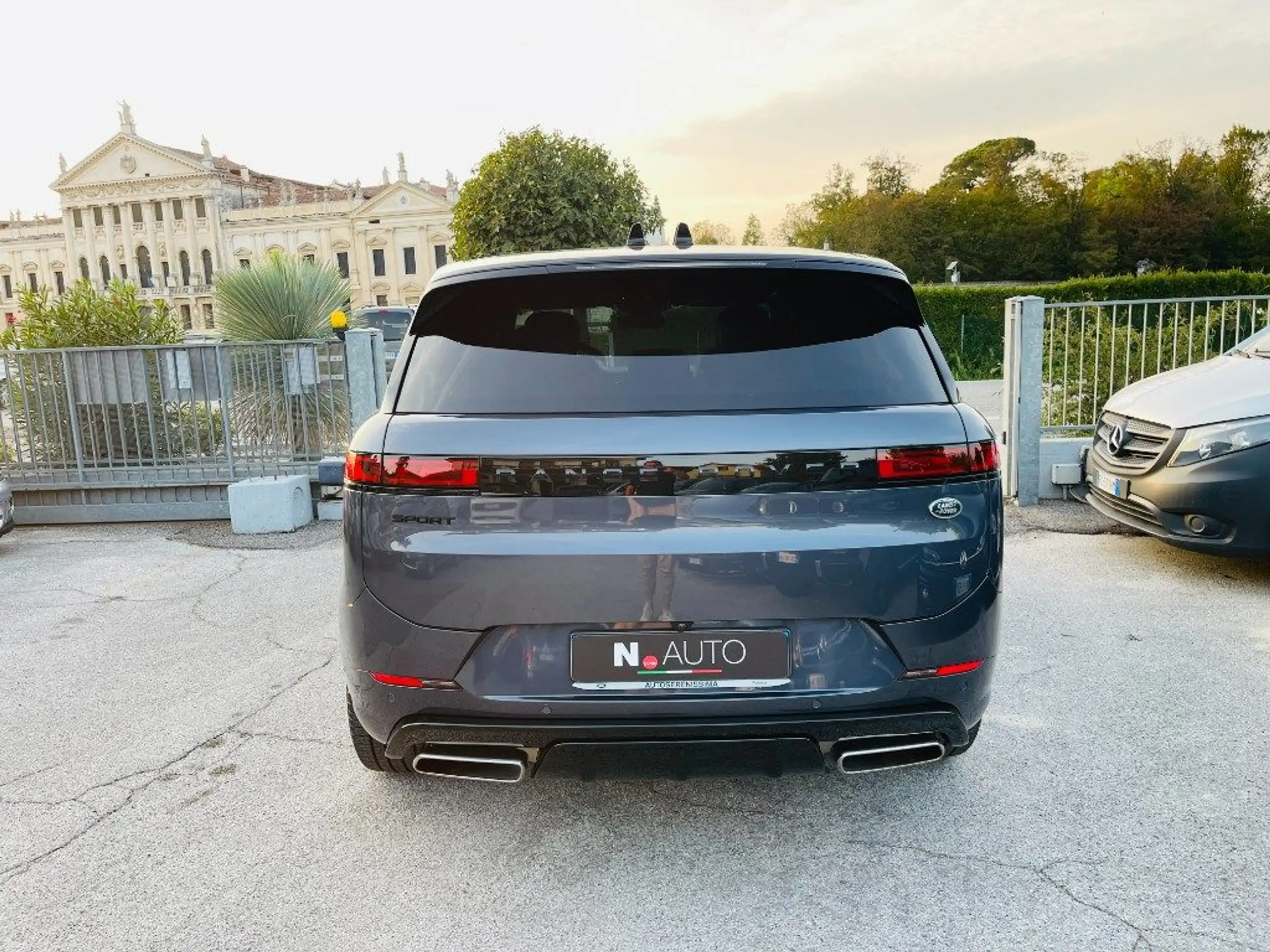 Land Rover - Range Rover Sport