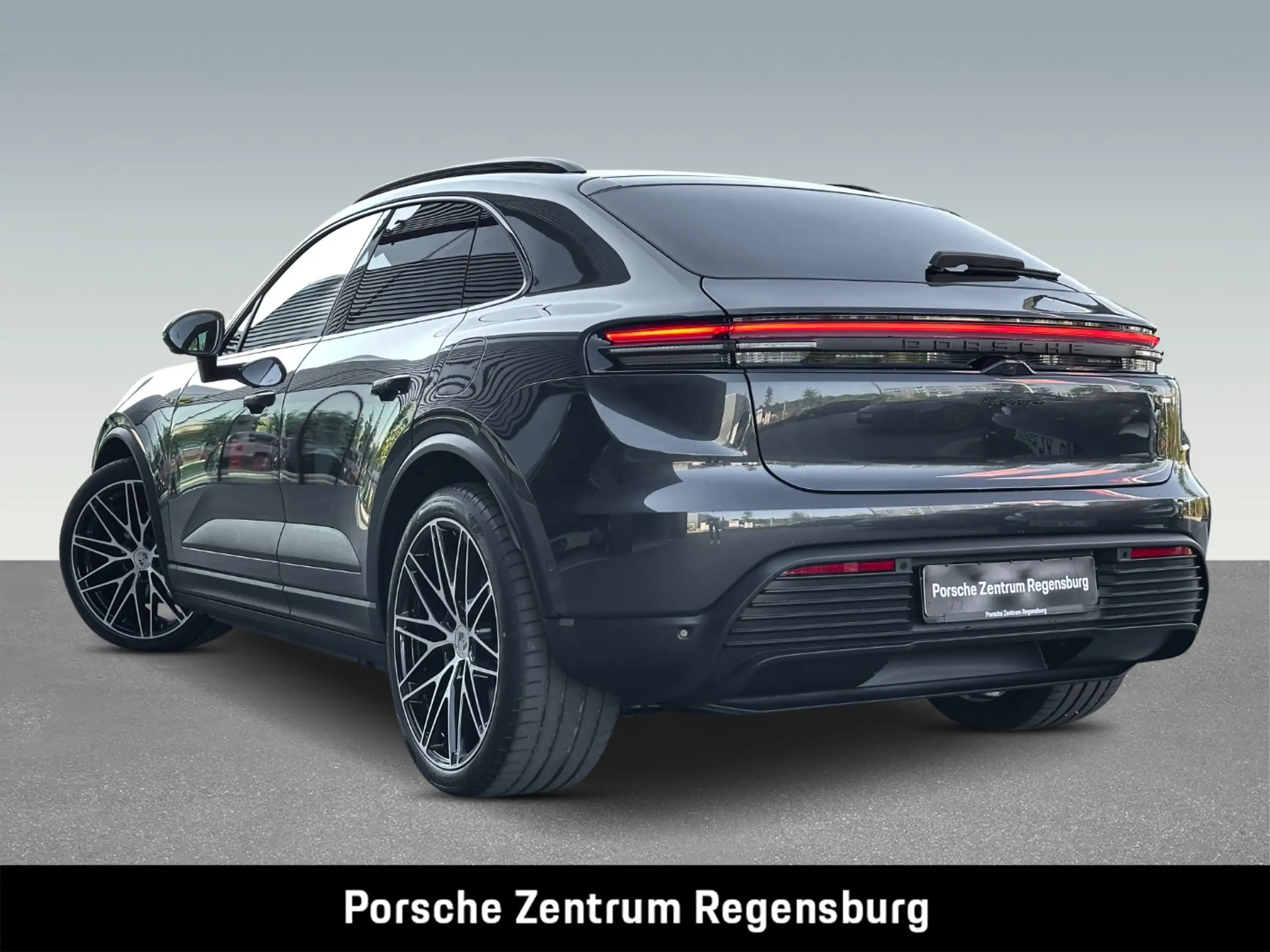 Porsche - Macan