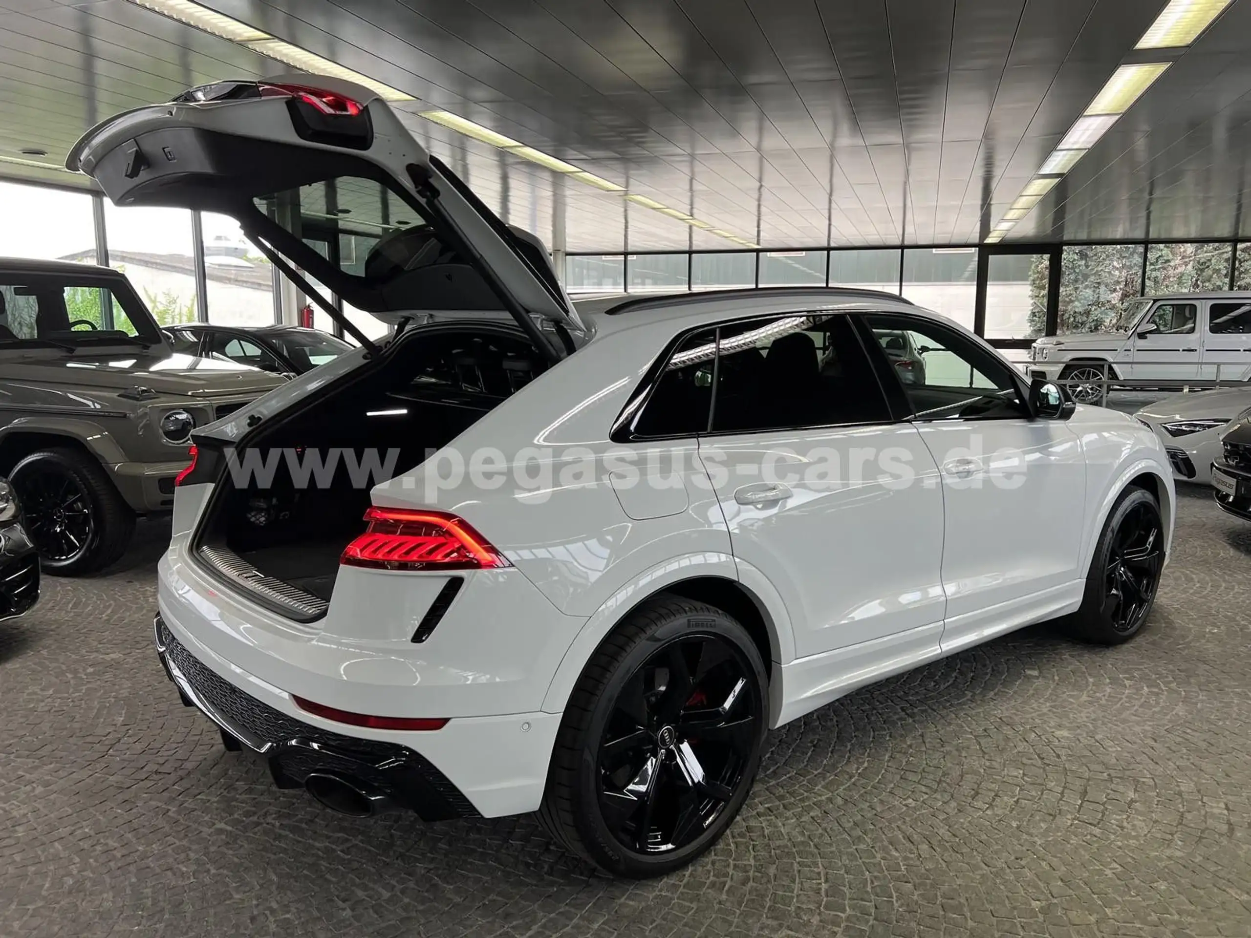 Audi - RS Q8