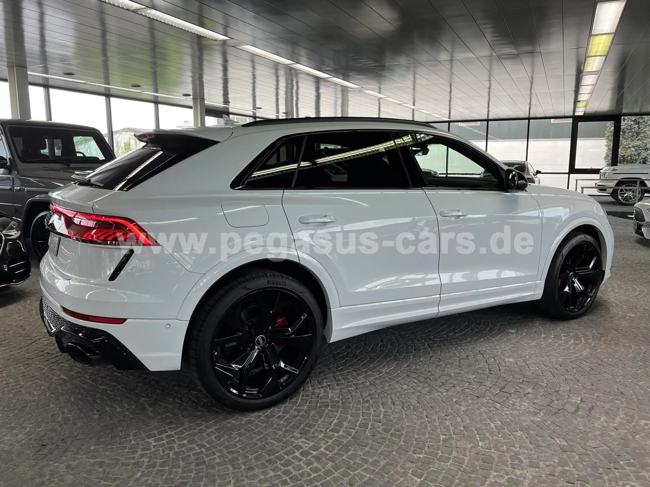 Audi - RS Q8