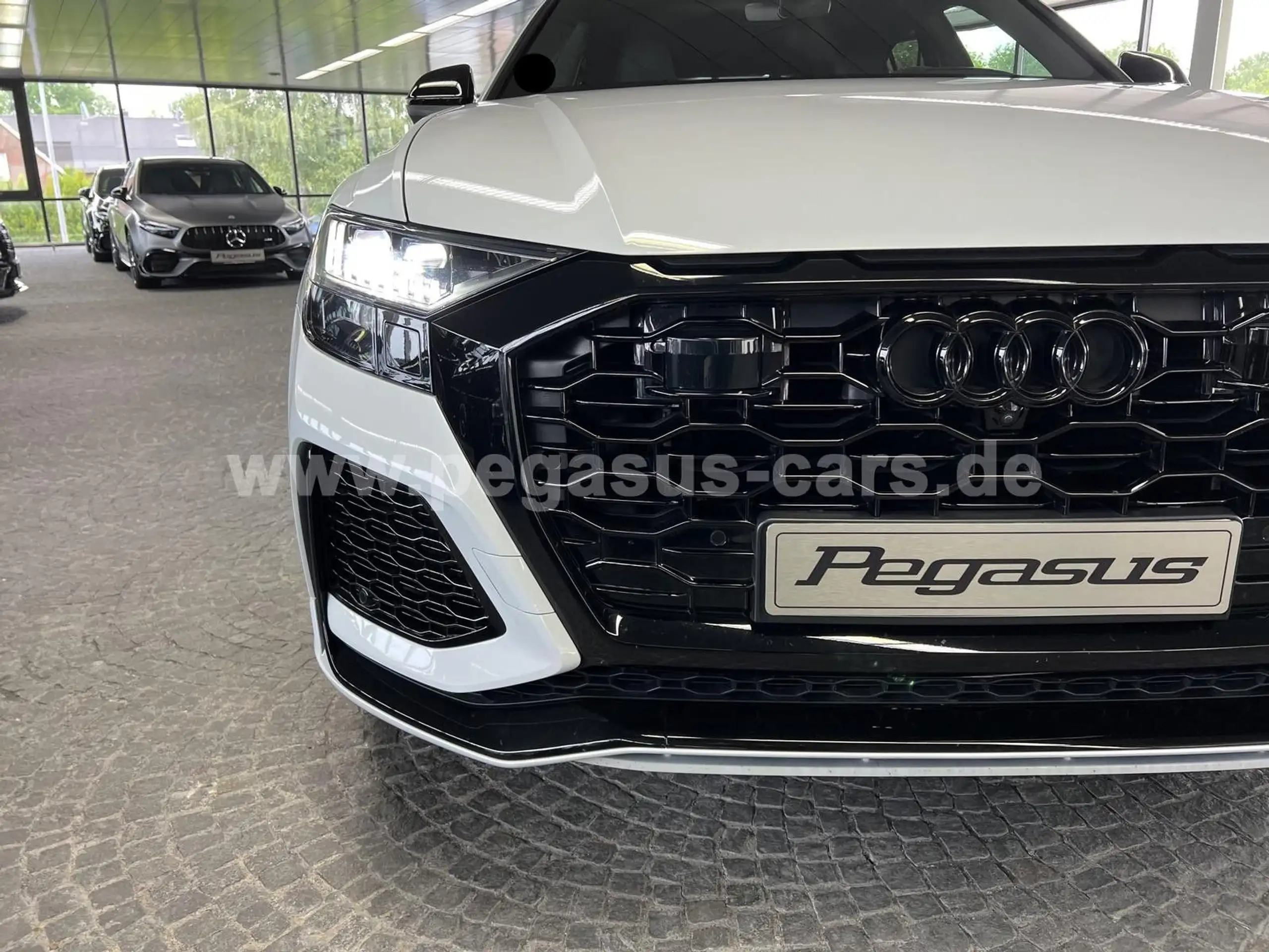 Audi - RS Q8