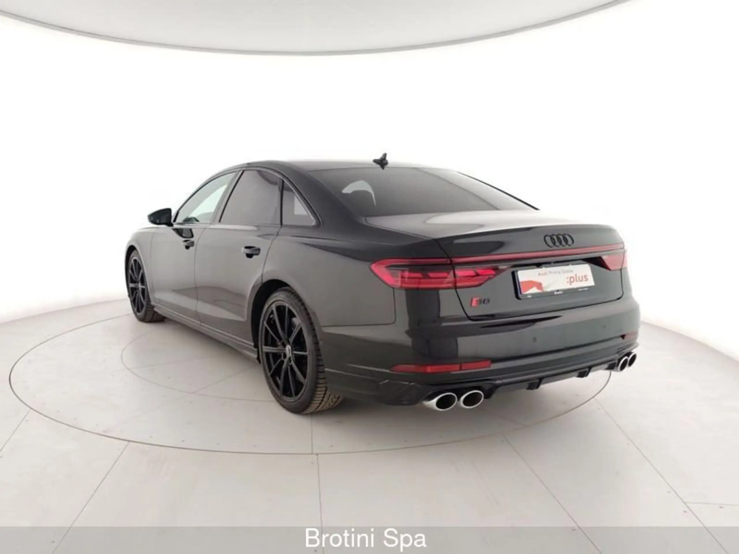 Audi - A8