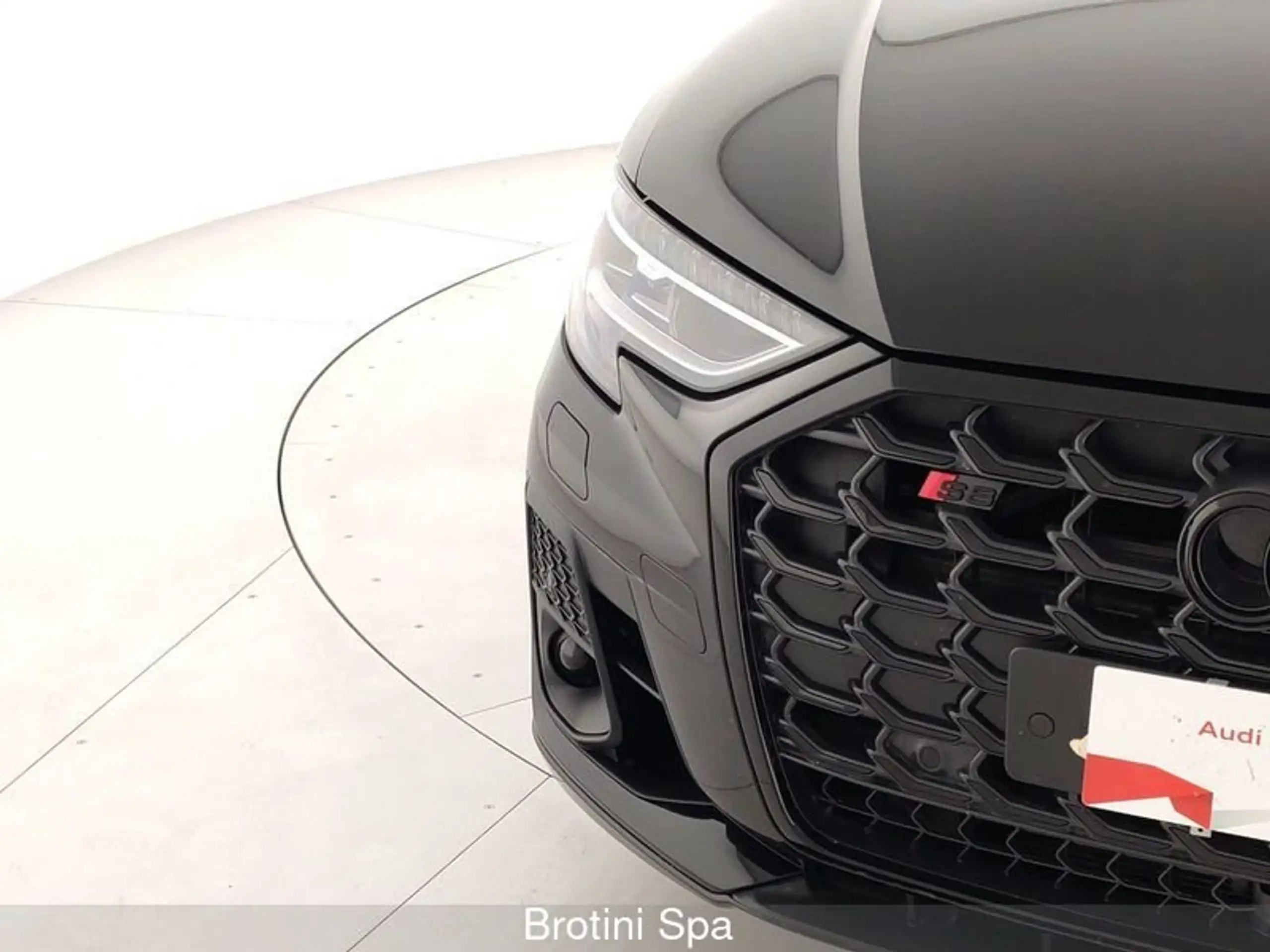 Audi - A8