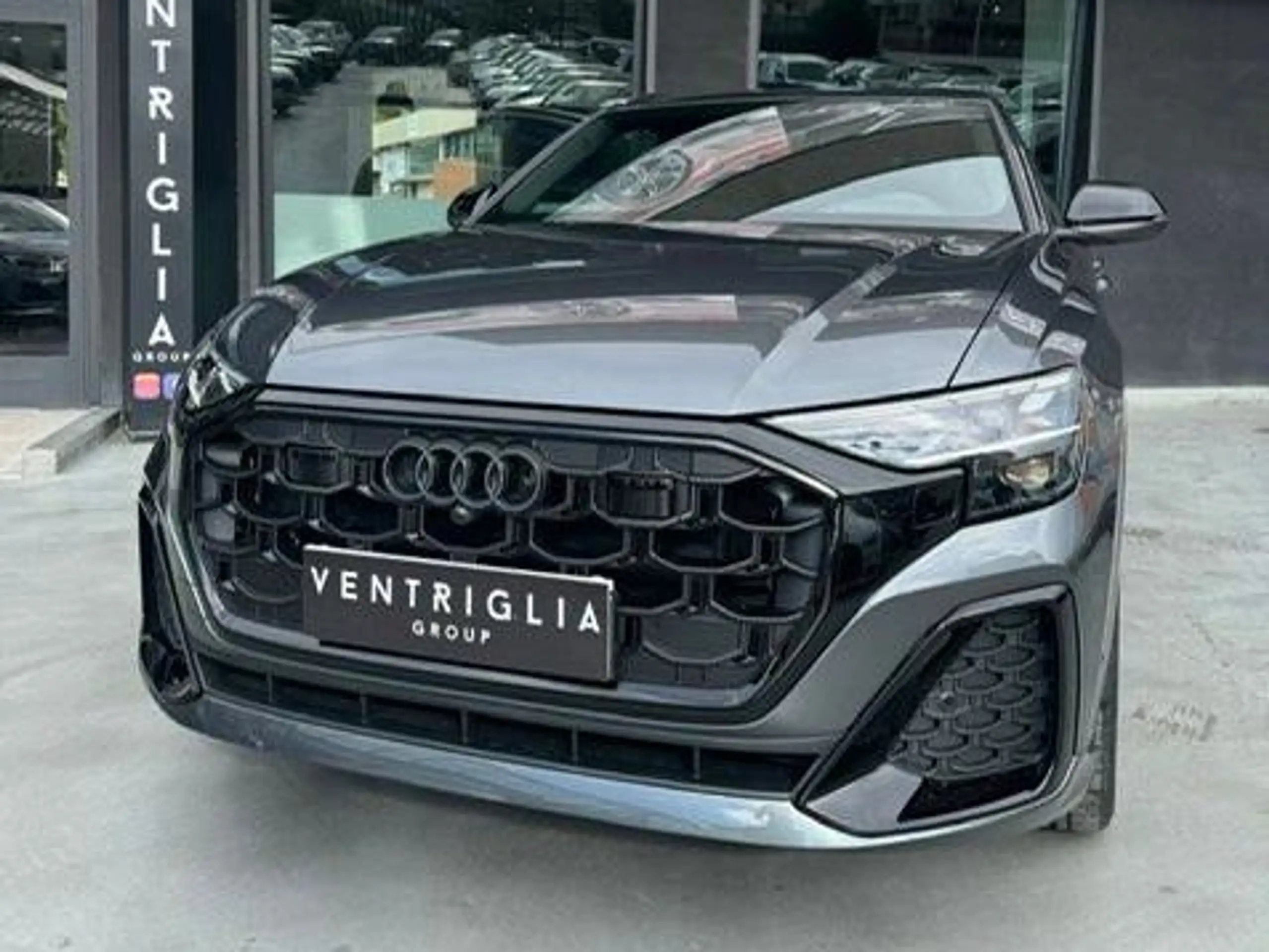 Audi - Q8