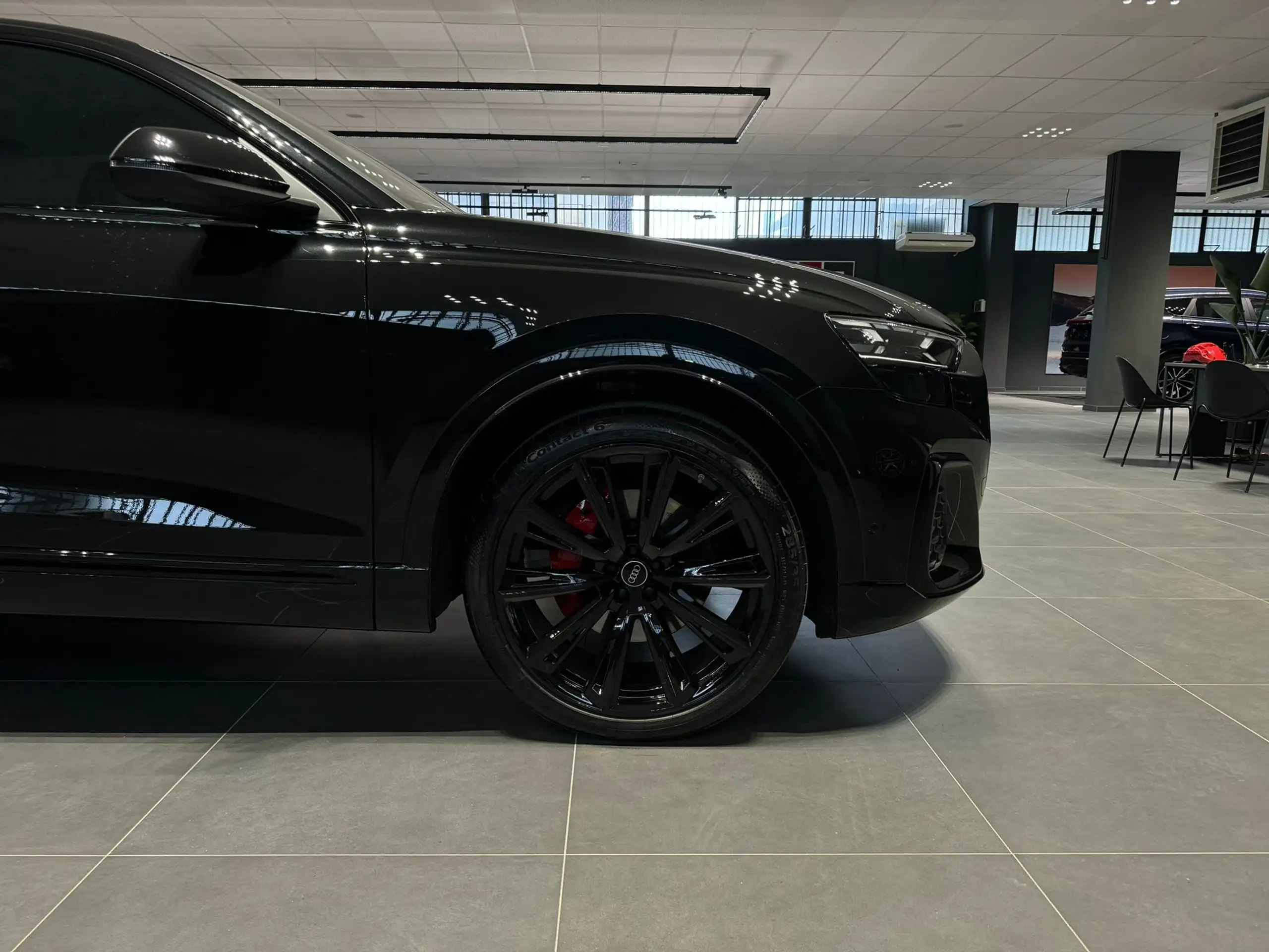 Audi - Q8