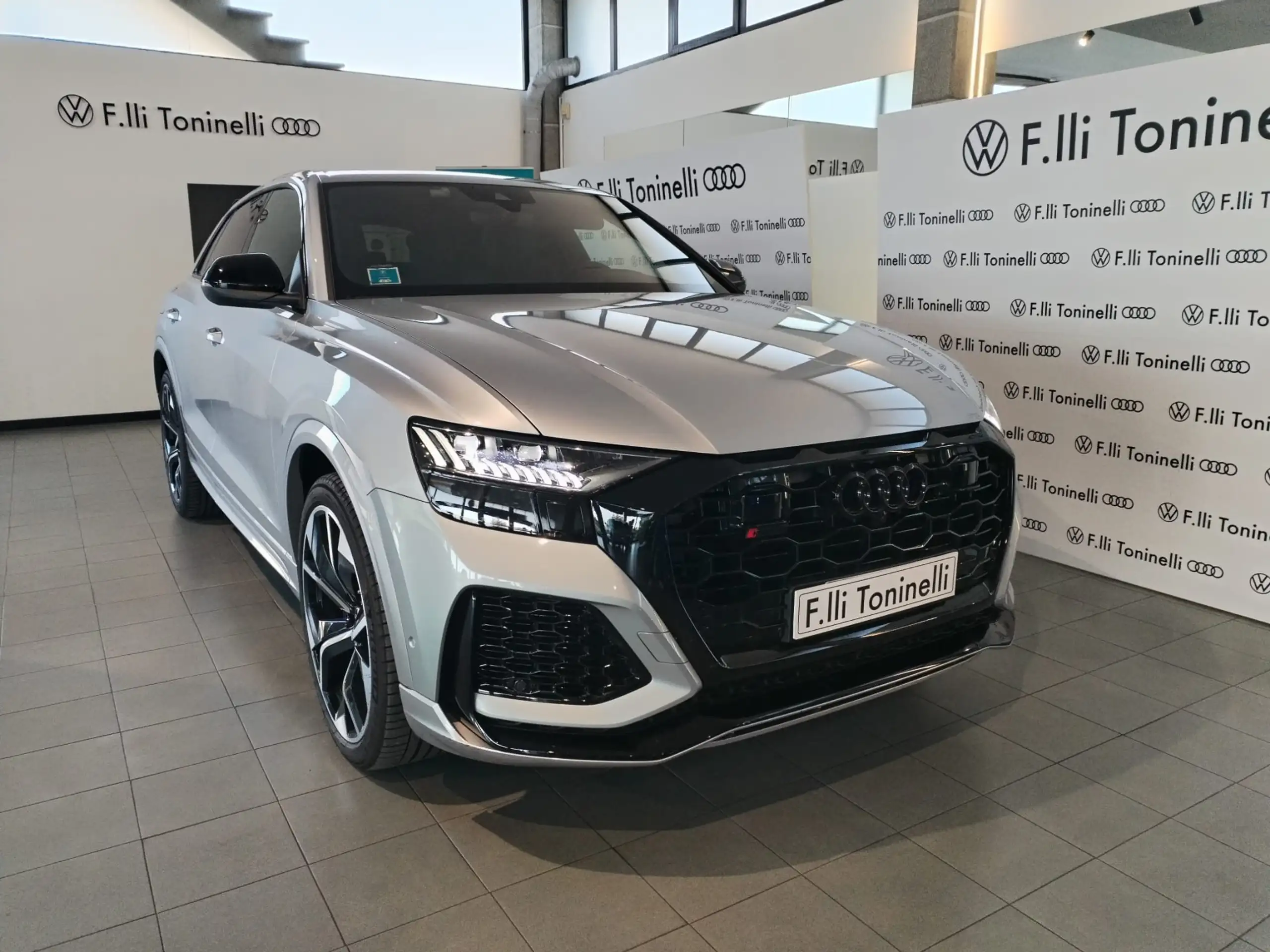 Audi - RS Q8